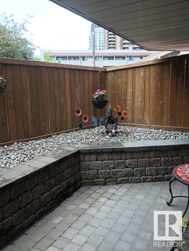      #114 9010 106 AV NW , Edmonton,  ,T5H 4K3 ;  Listing Number: MLS E4410376