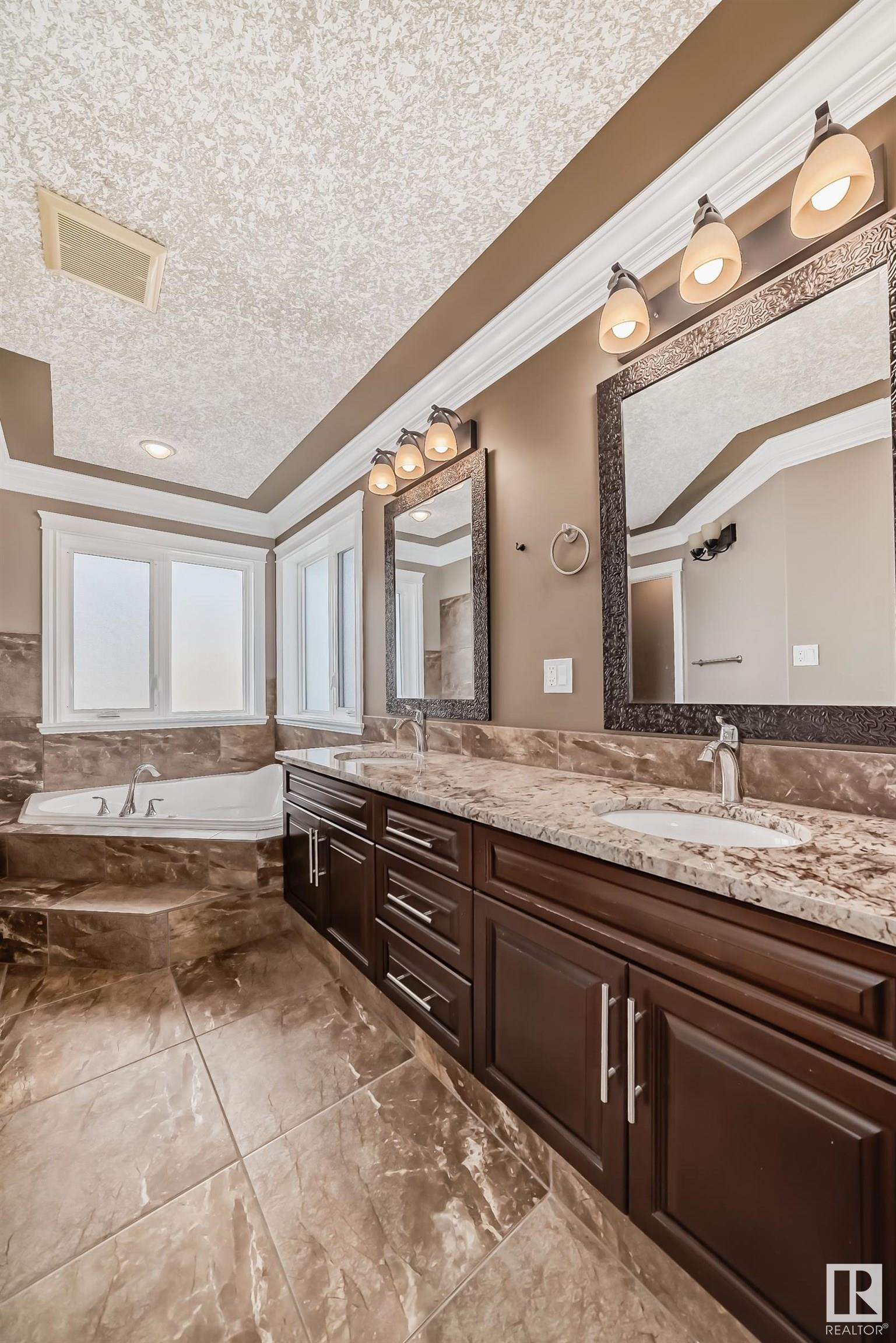      1528 Cunningham Cape SW , Edmonton,  ,T6W 0Y3 ;  Listing Number: MLS E4411032