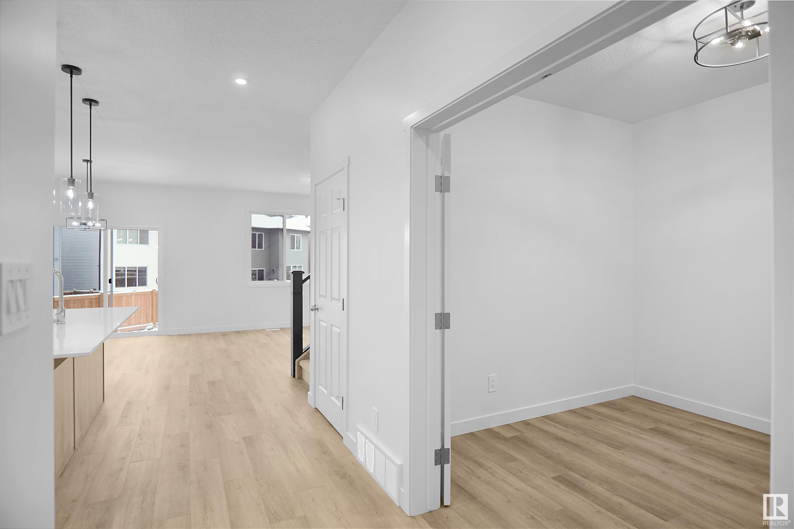      2026 13A AV NW , Edmonton,  ,T6T 2R6 ;  Listing Number: MLS E4411151