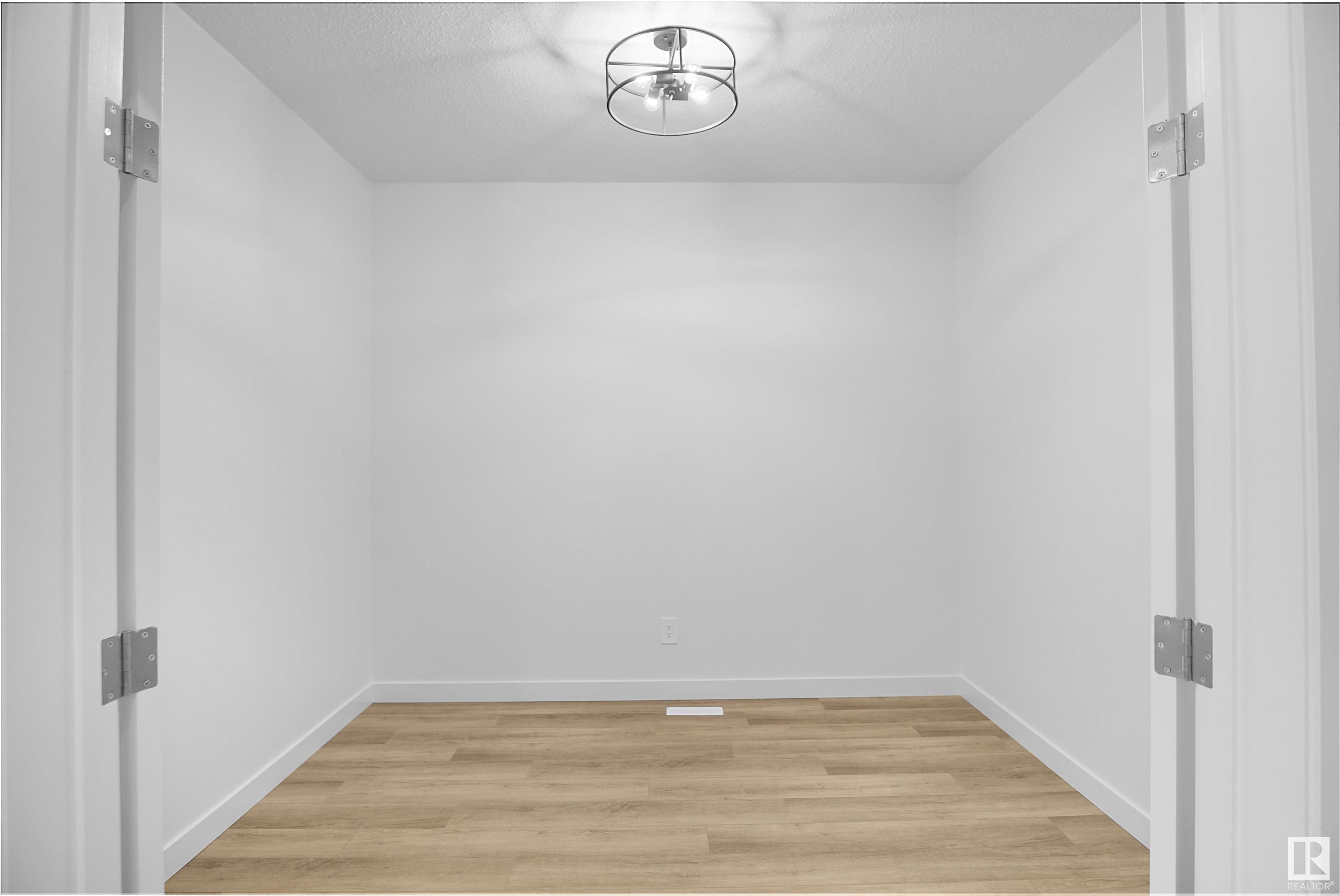      2026 13A AV NW , Edmonton,  ,T6T 2R6 ;  Listing Number: MLS E4411151