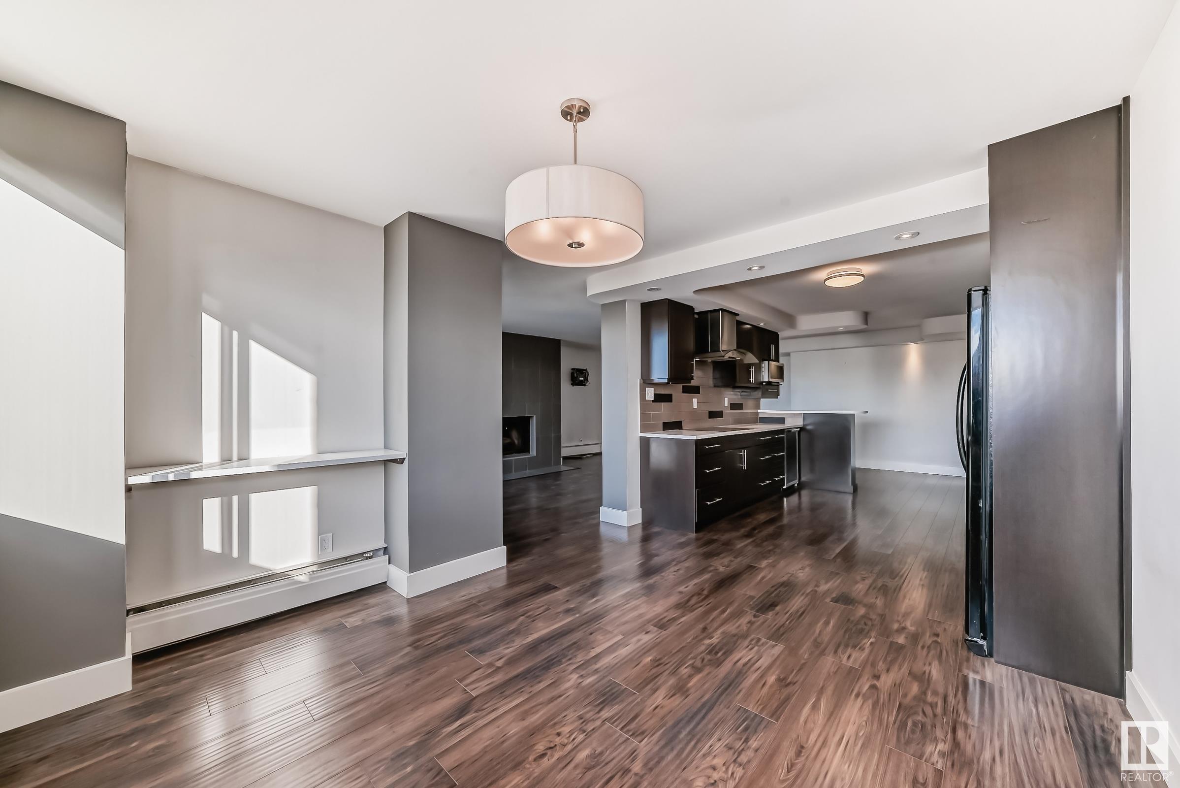      #1403 9921 104 ST NW , Edmonton,  ,T5K 2K3 ;  Listing Number: MLS E4411232