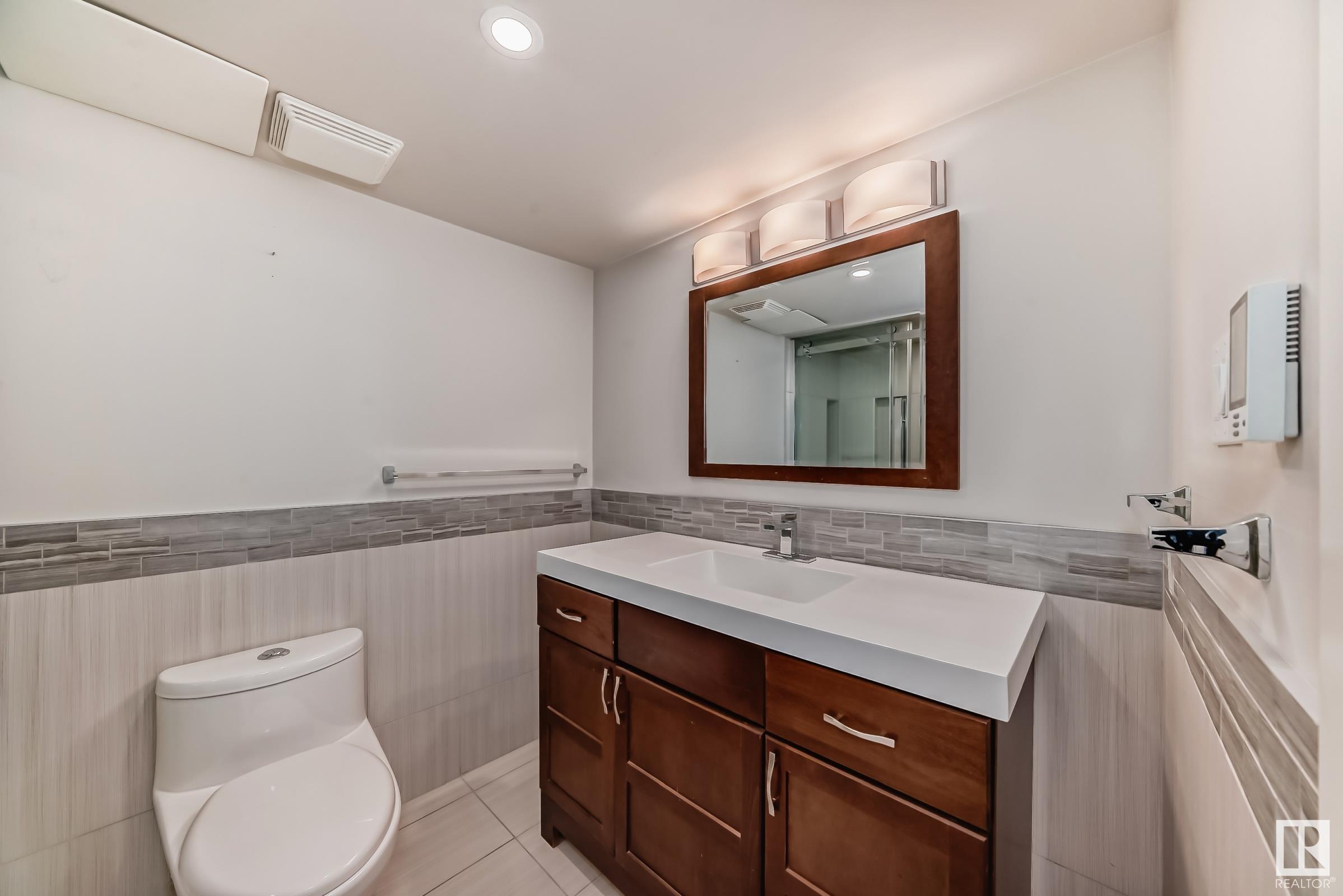      #1403 9921 104 ST NW , Edmonton,  ,T5K 2K3 ;  Listing Number: MLS E4411232