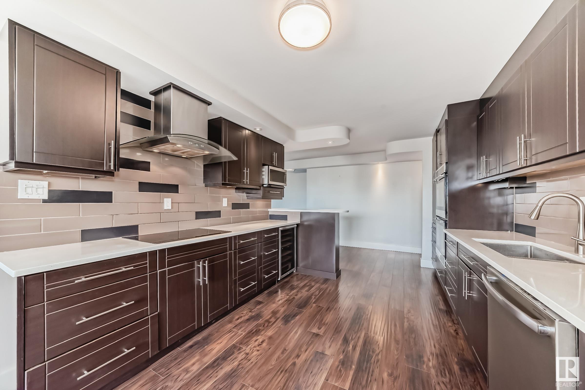      #1403 9921 104 ST NW , Edmonton,  ,T5K 2K3 ;  Listing Number: MLS E4411232