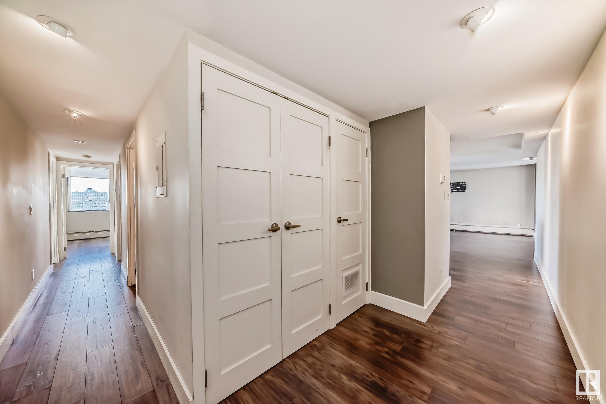      #1403 9921 104 ST NW , Edmonton,  ,T5K 2K3 ;  Listing Number: MLS E4411232