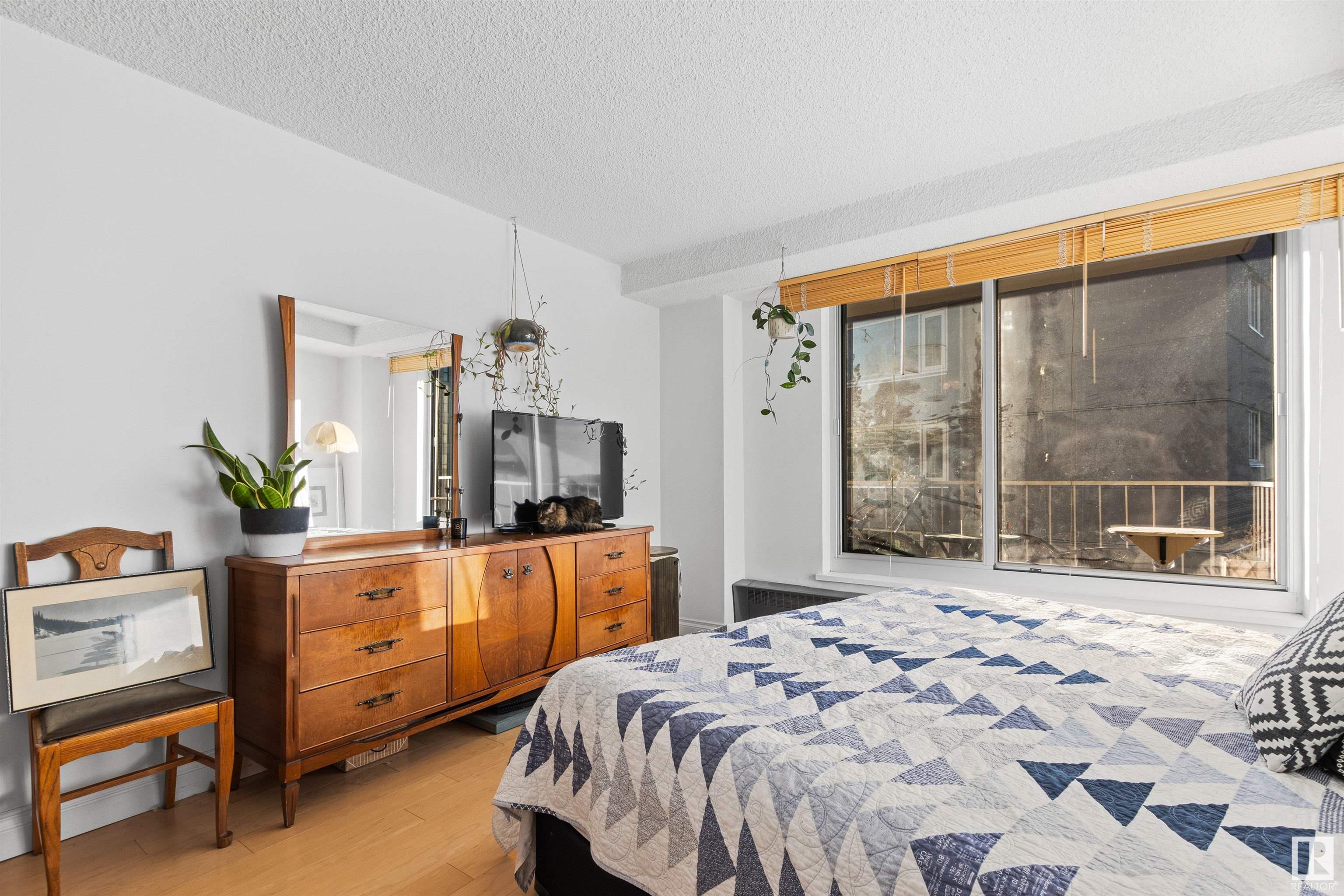      #605 12207 JASPER AV NW , Edmonton,  ,T5N 3K2 ;  Listing Number: MLS E4411549