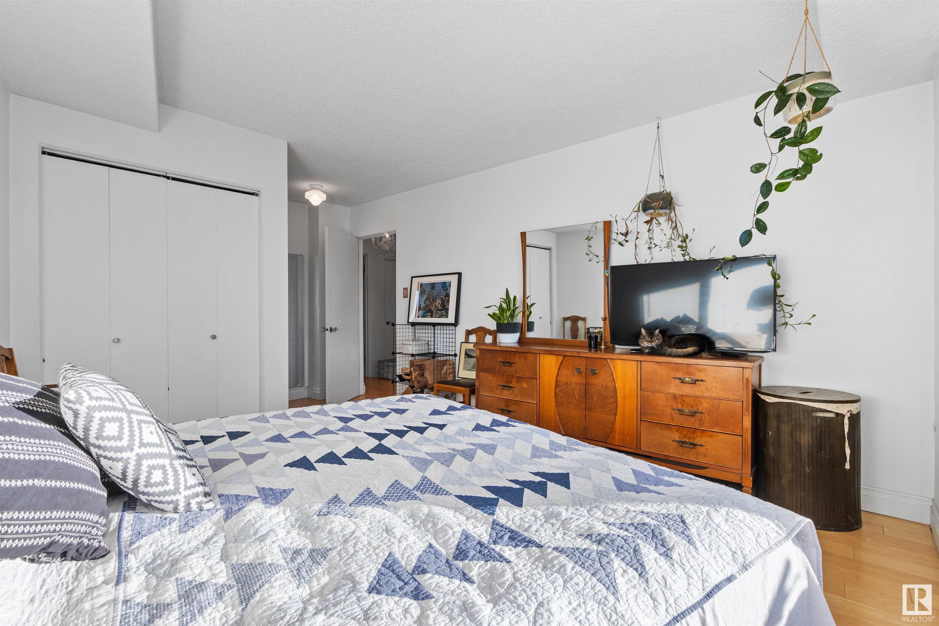      #605 12207 JASPER AV NW , Edmonton,  ,T5N 3K2 ;  Listing Number: MLS E4411549