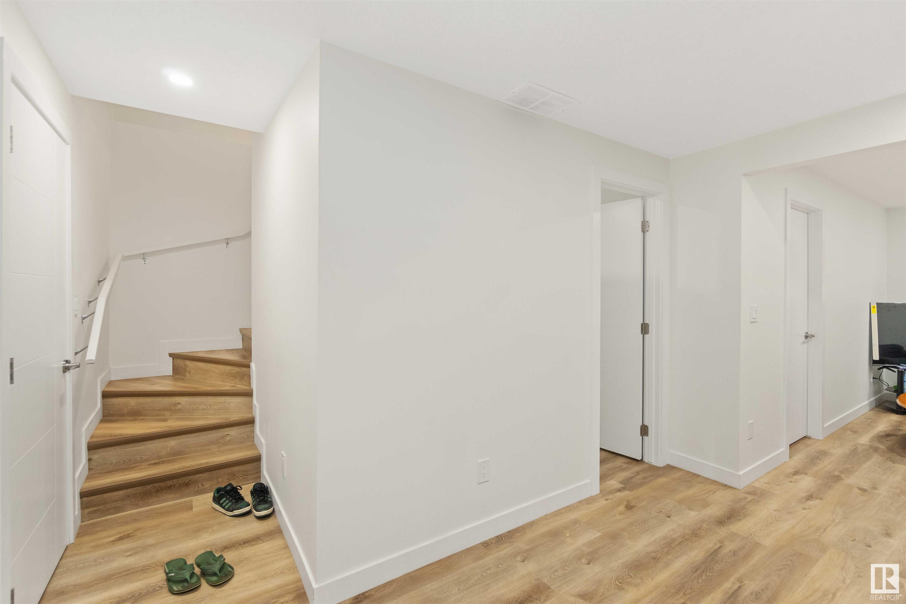     3213 4 ST NW , Edmonton,  ,T6T 2S9 ;  Listing Number: MLS E4411677