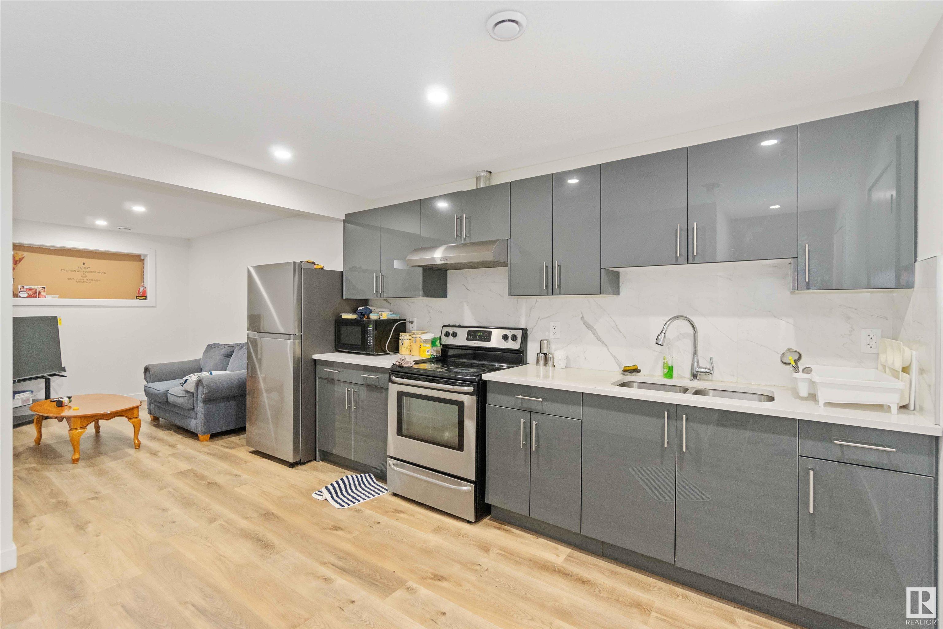      3213 4 ST NW , Edmonton,  ,T6T 2S9 ;  Listing Number: MLS E4411677