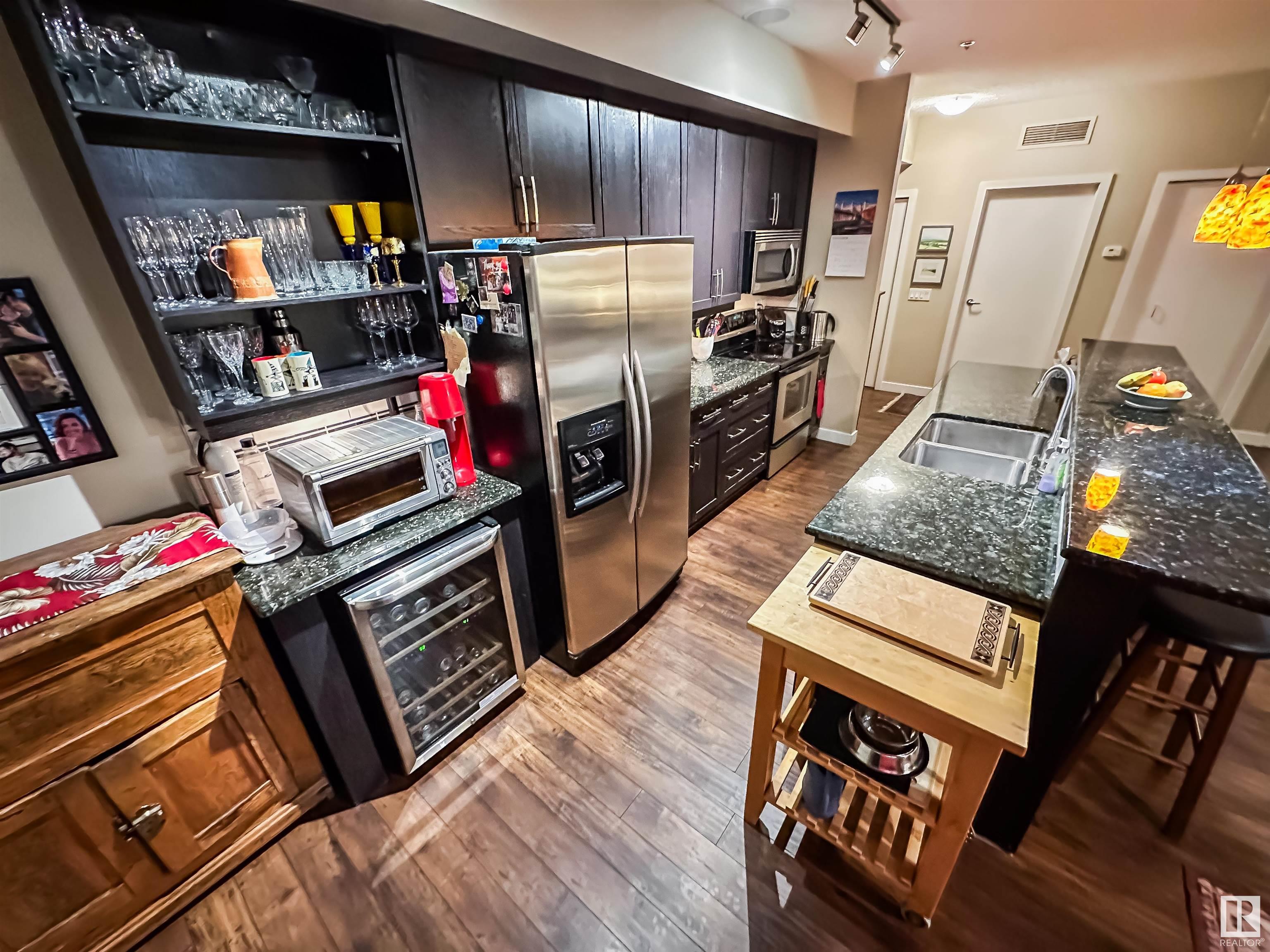      #210 9750 94 ST NW , Edmonton,  ,T6C 2E3 ;  Listing Number: MLS E4412131