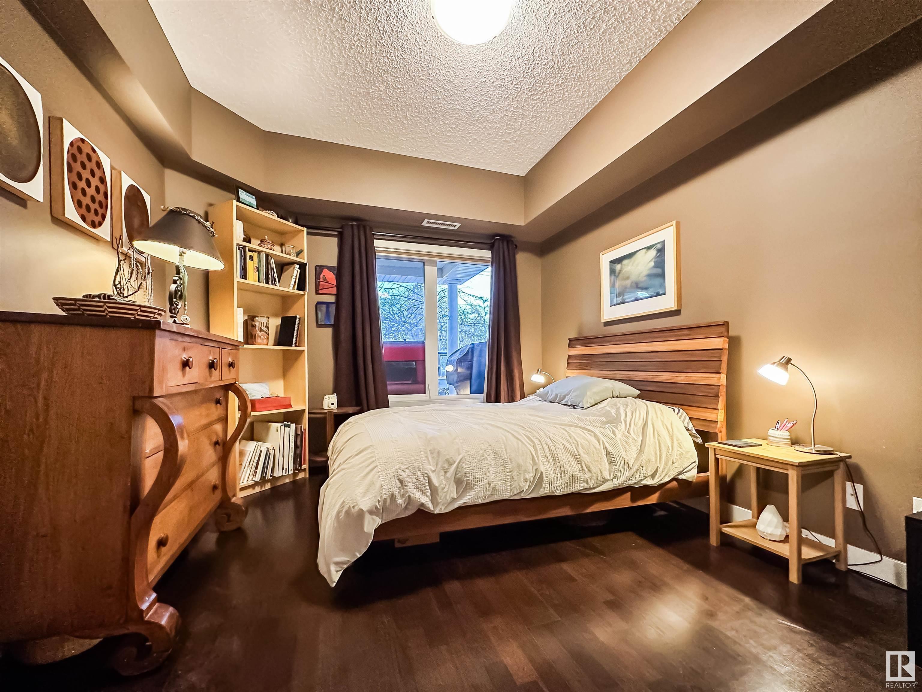      #210 9750 94 ST NW , Edmonton,  ,T6C 2E3 ;  Listing Number: MLS E4412131