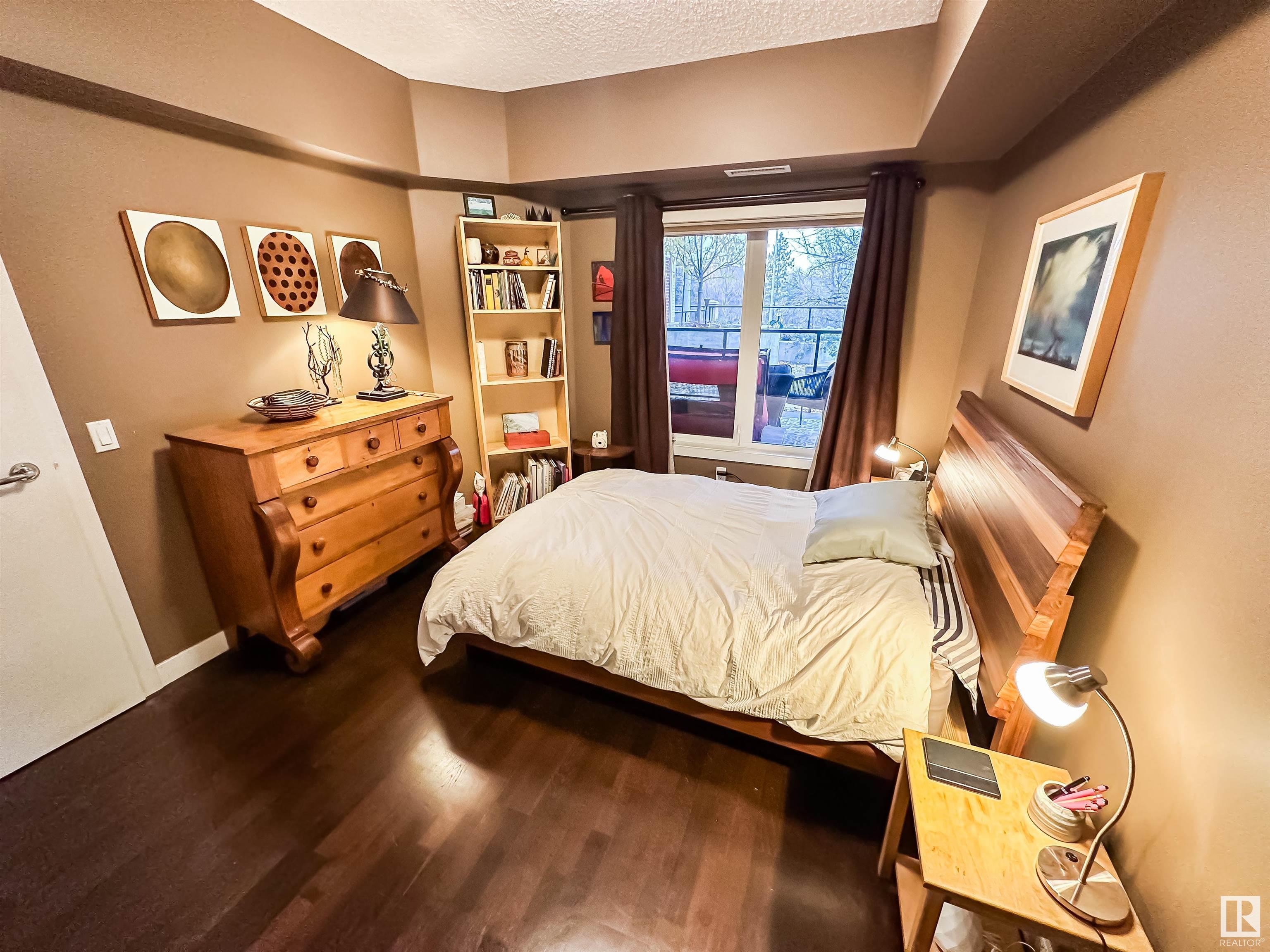      #210 9750 94 ST NW , Edmonton,  ,T6C 2E3 ;  Listing Number: MLS E4412131