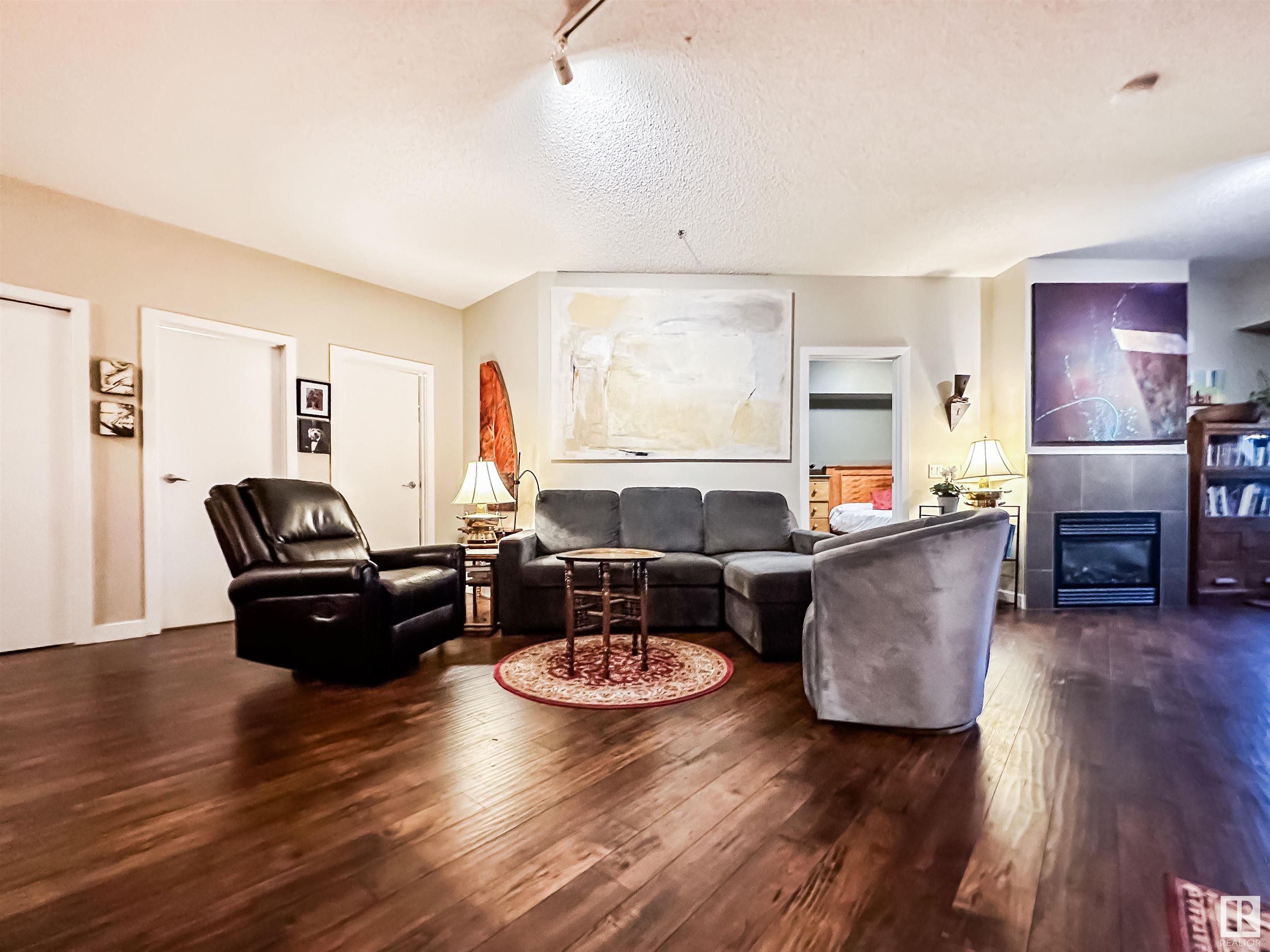      #210 9750 94 ST NW , Edmonton,  ,T6C 2E3 ;  Listing Number: MLS E4412131