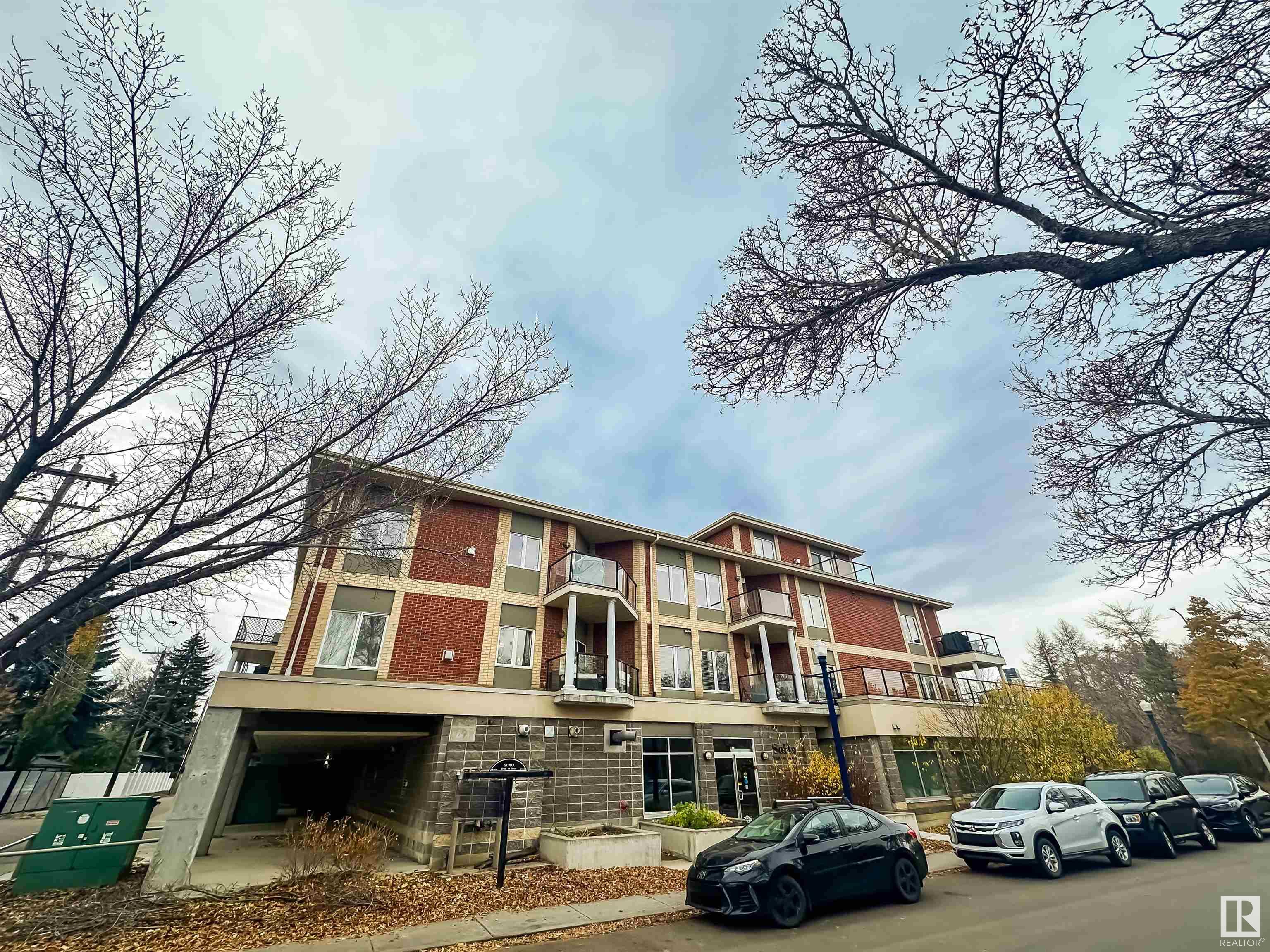      #210 9750 94 ST NW , Edmonton,  ,T6C 2E3 ;  Listing Number: MLS E4412131