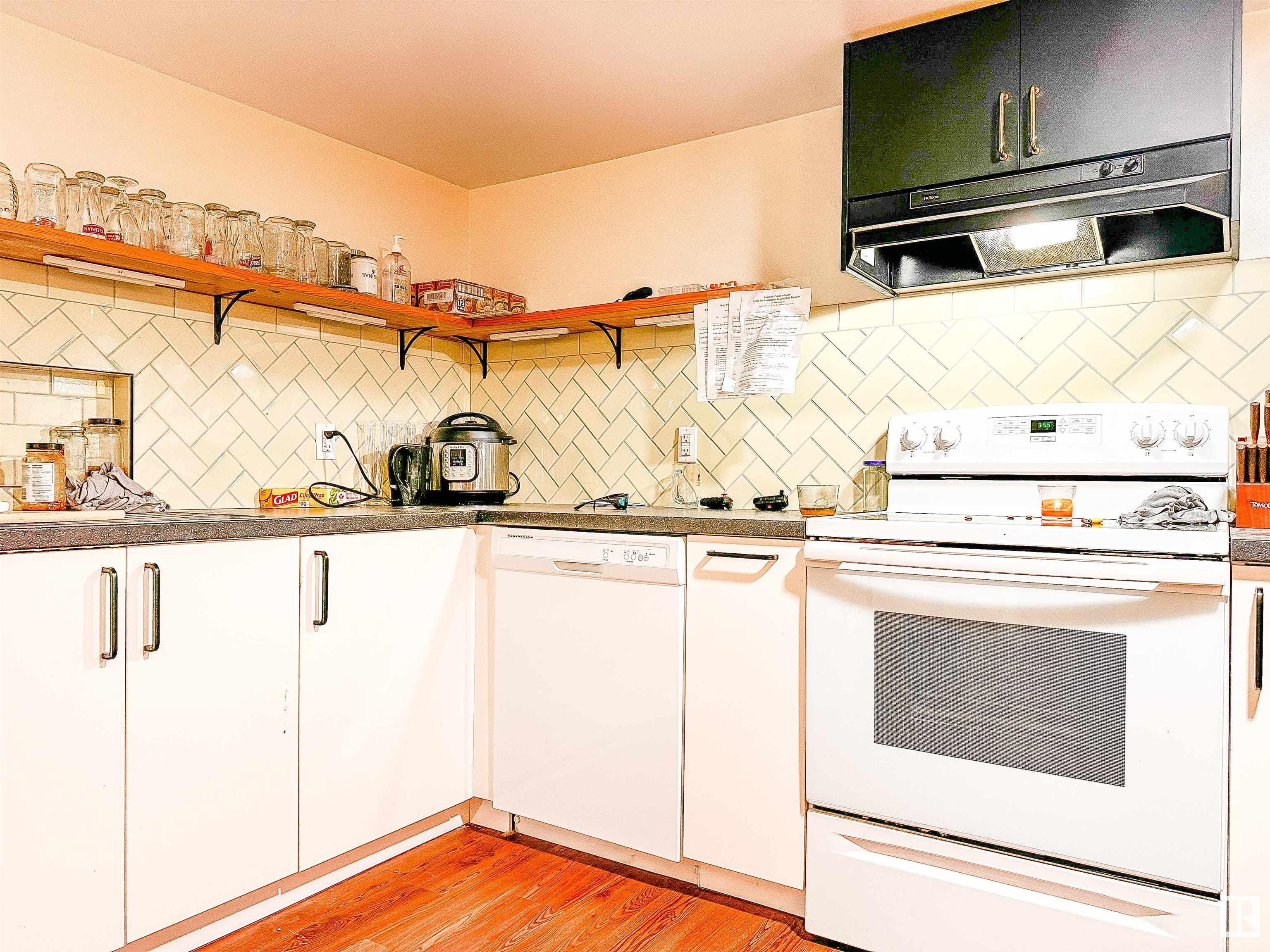      11836 95 ST NW , Edmonton,  ,T5G 1M2 ;  Listing Number: MLS E4412291