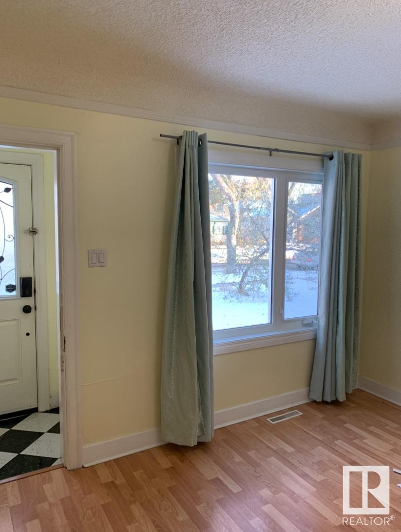      11836 95 ST NW , Edmonton,  ,T5G 1M2 ;  Listing Number: MLS E4412291