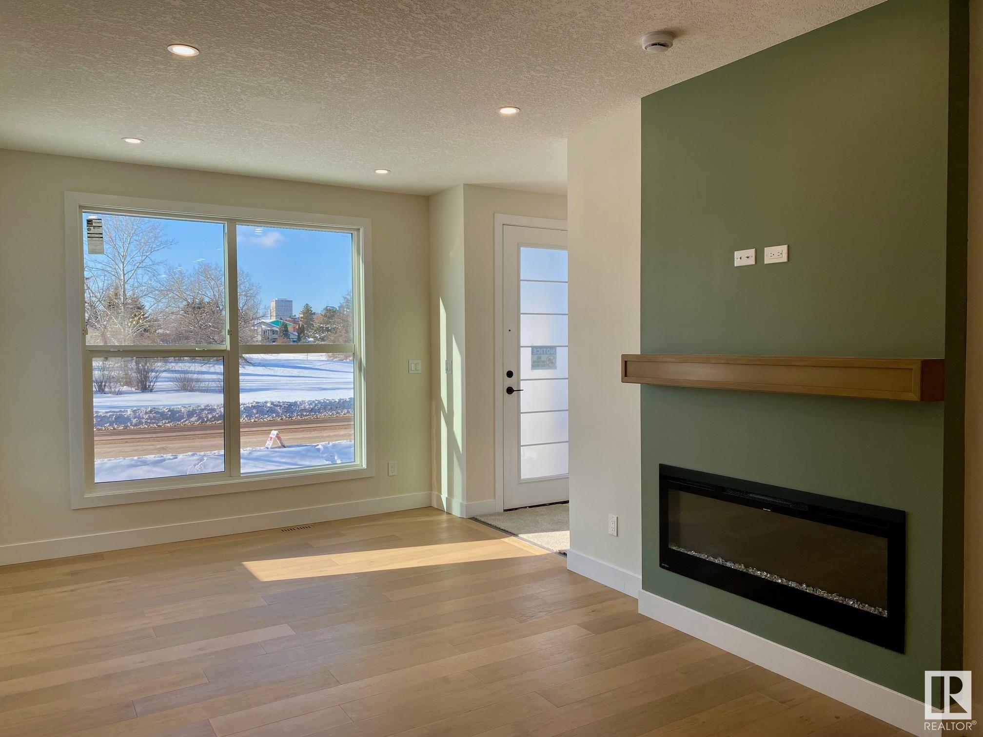      9633 85 ST NW , Edmonton,  ,T6C 3E3 ;  Listing Number: MLS E4412478