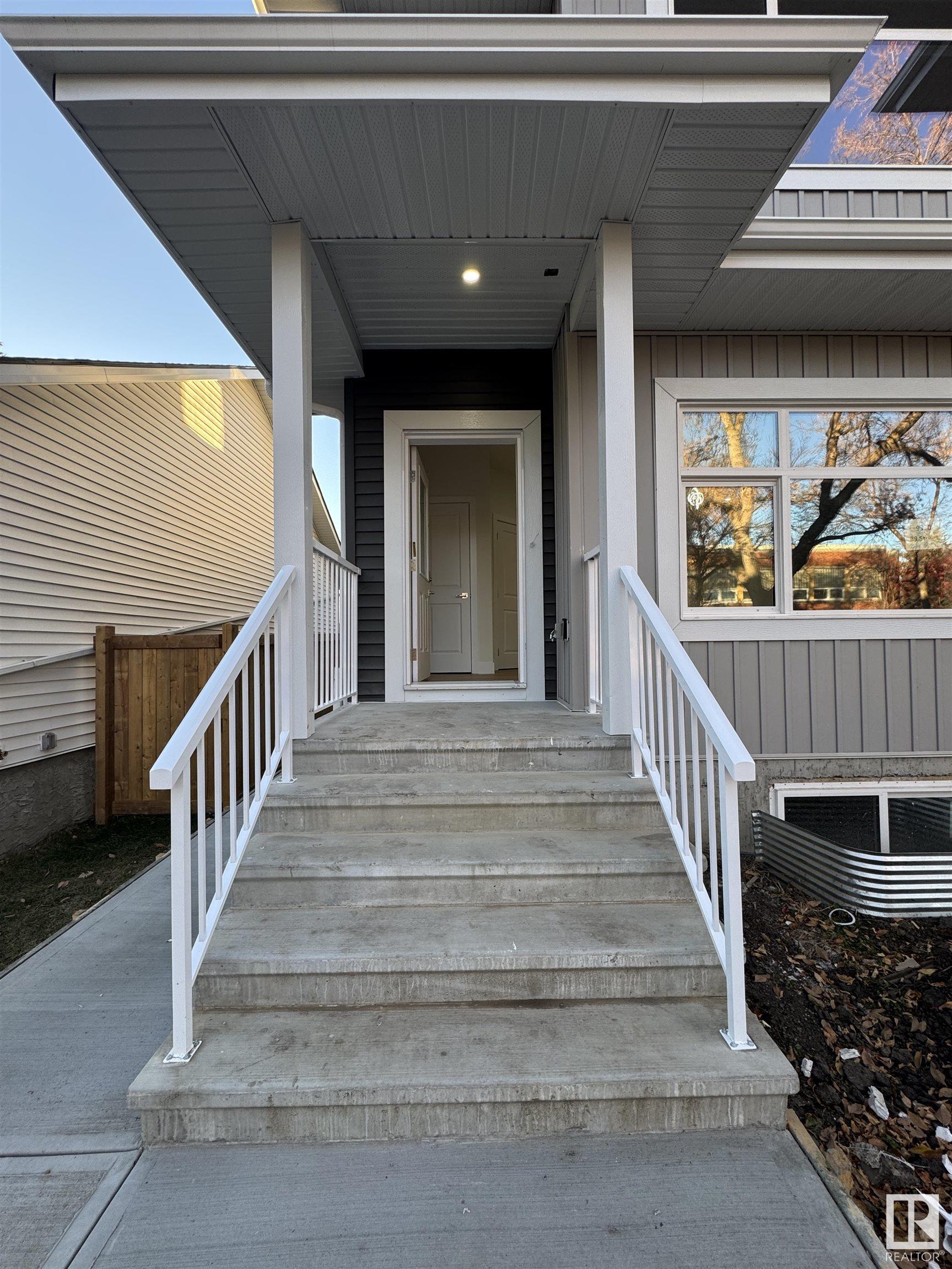      9330 89 ST NW , Edmonton,  ,T6C 3L2 ;  Listing Number: MLS E4413117