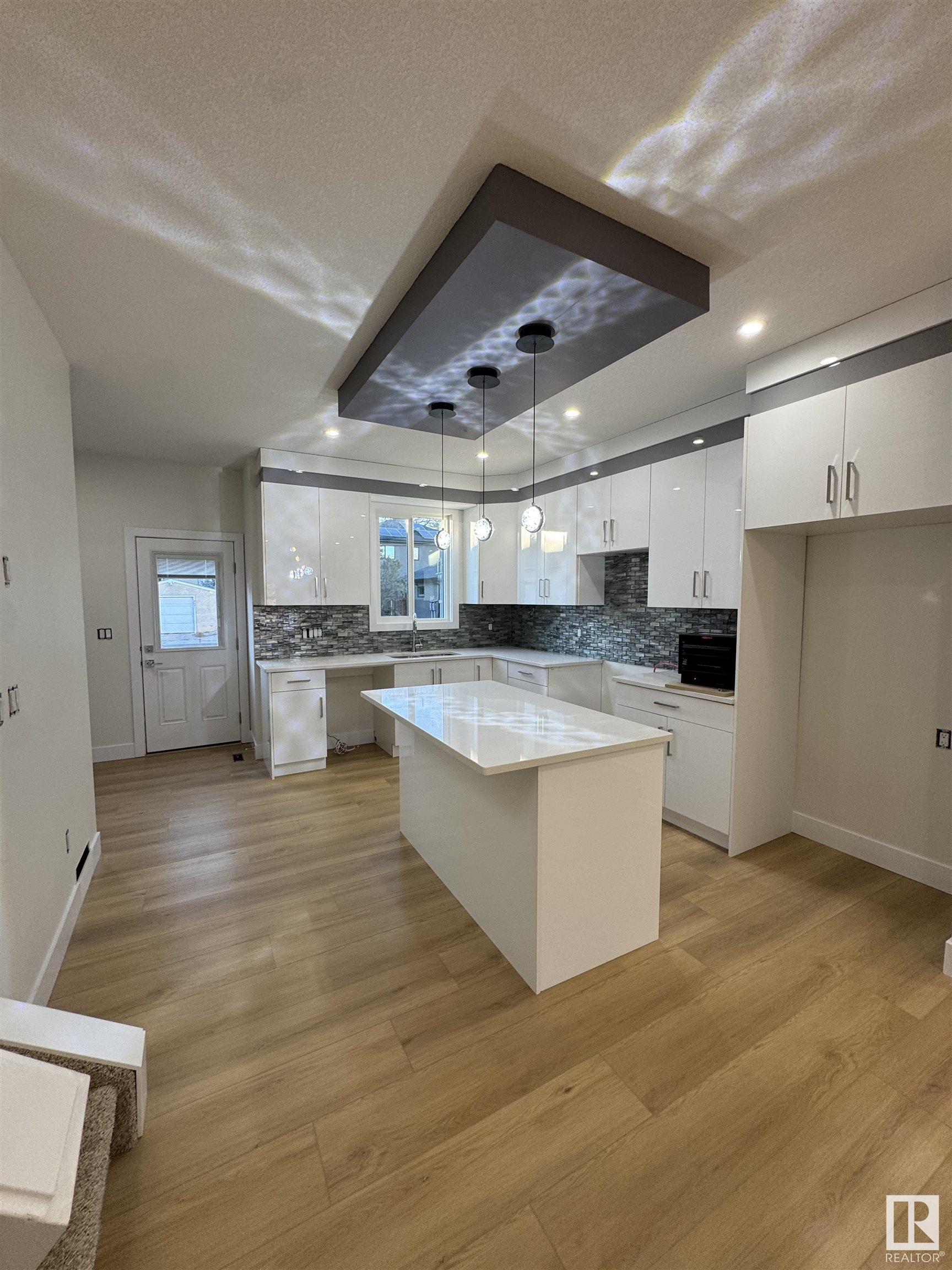      9330 89 ST NW , Edmonton,  ,T6C 3L2 ;  Listing Number: MLS E4413117