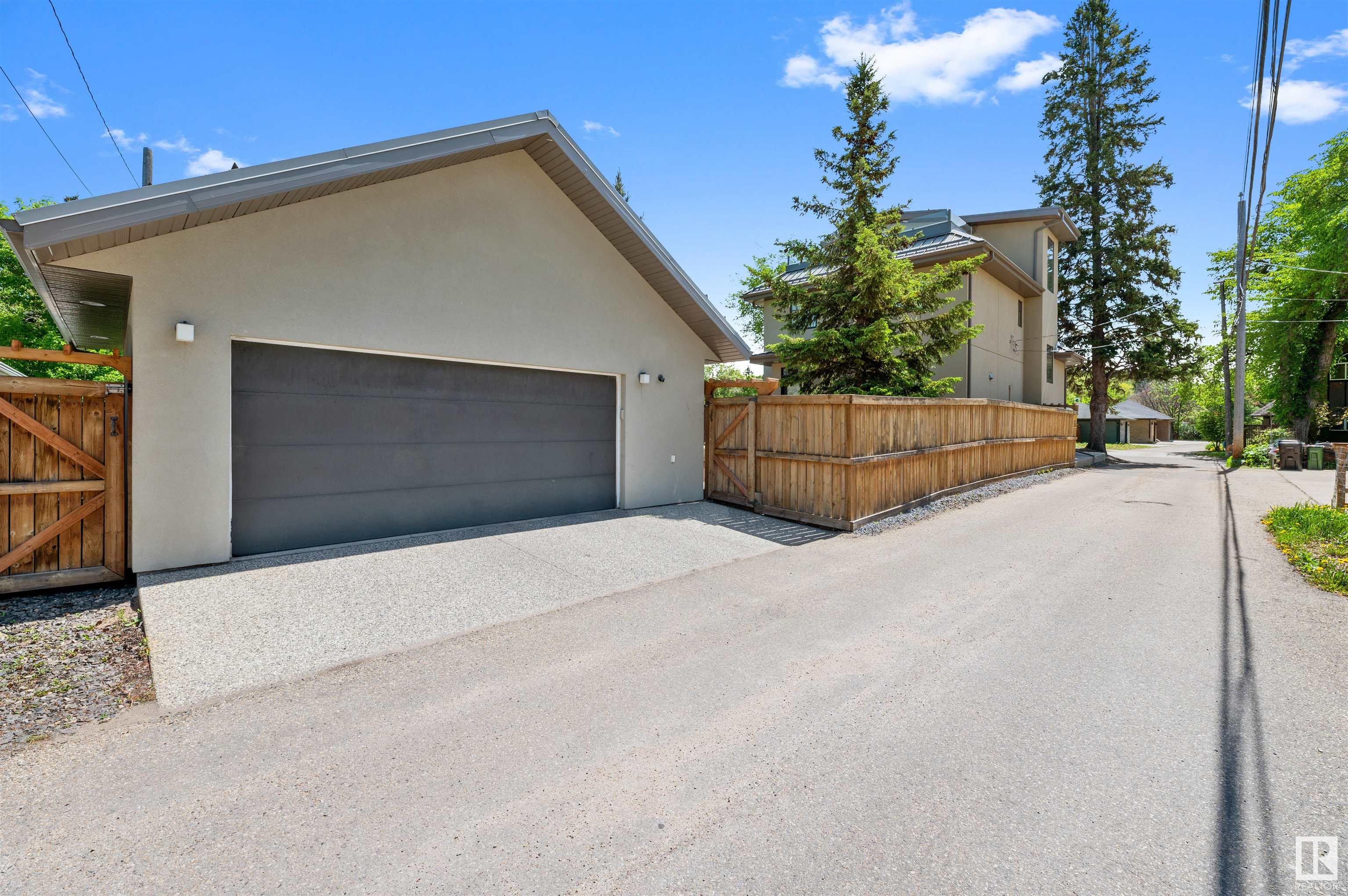      8728 101 AV NW , Edmonton,  ,T5H 0A9 ;  Listing Number: MLS E4413267