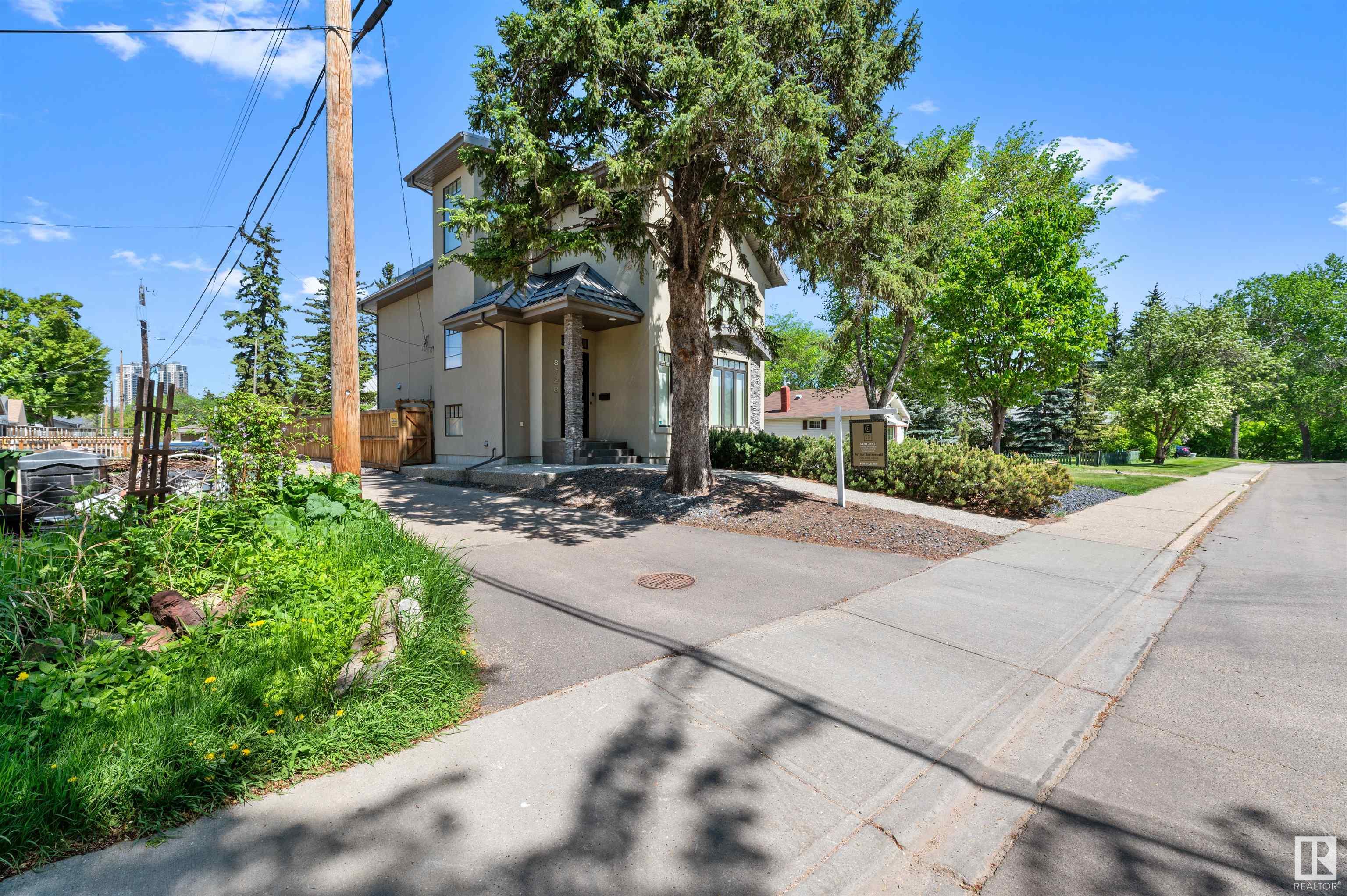      8728 101 AV NW , Edmonton,  ,T5H 0A9 ;  Listing Number: MLS E4413267