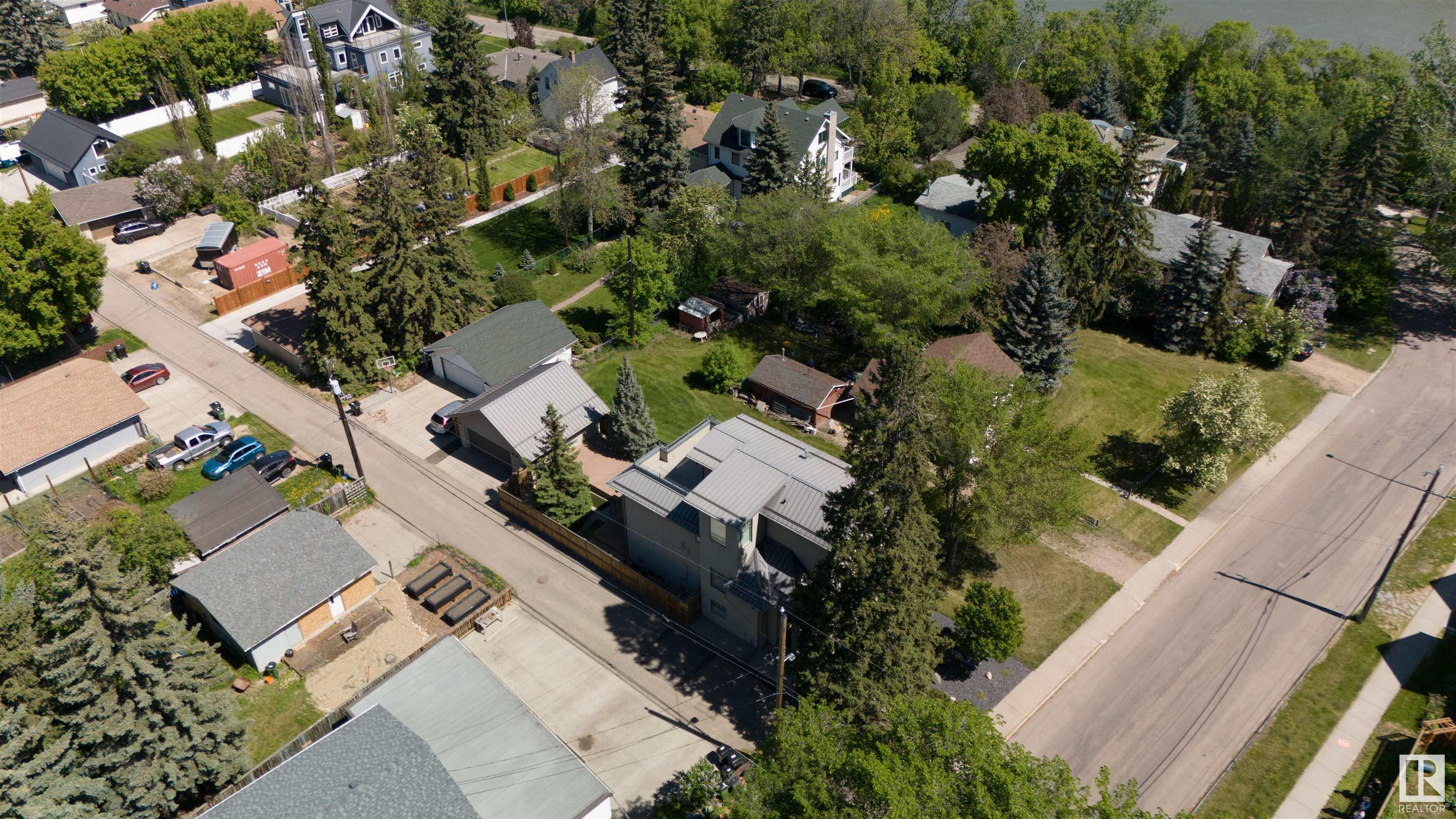      8728 101 AV NW , Edmonton,  ,T5H 0A9 ;  Listing Number: MLS E4413267