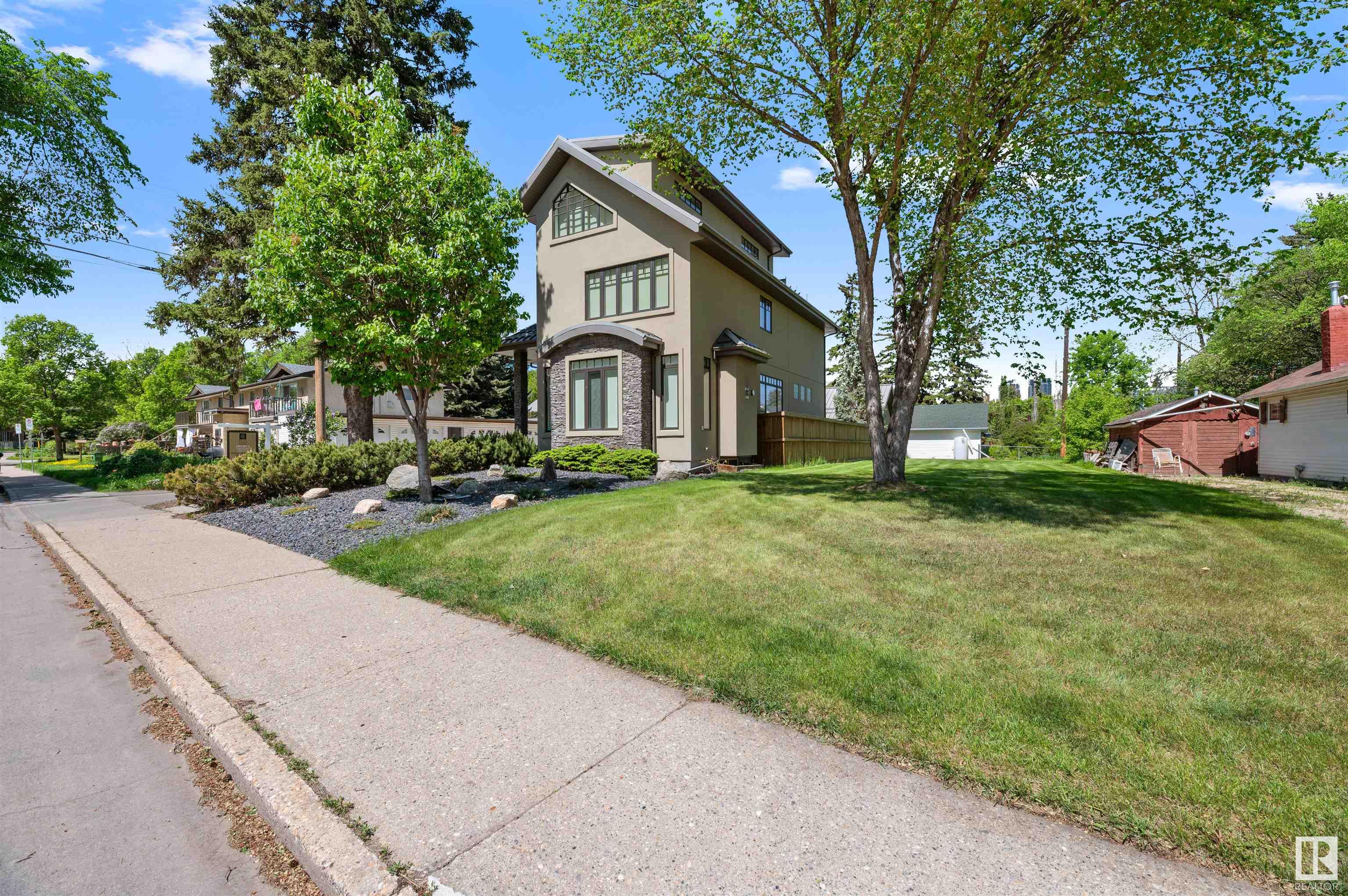      8728 101 AV NW , Edmonton,  ,T5H 0A9 ;  Listing Number: MLS E4413267