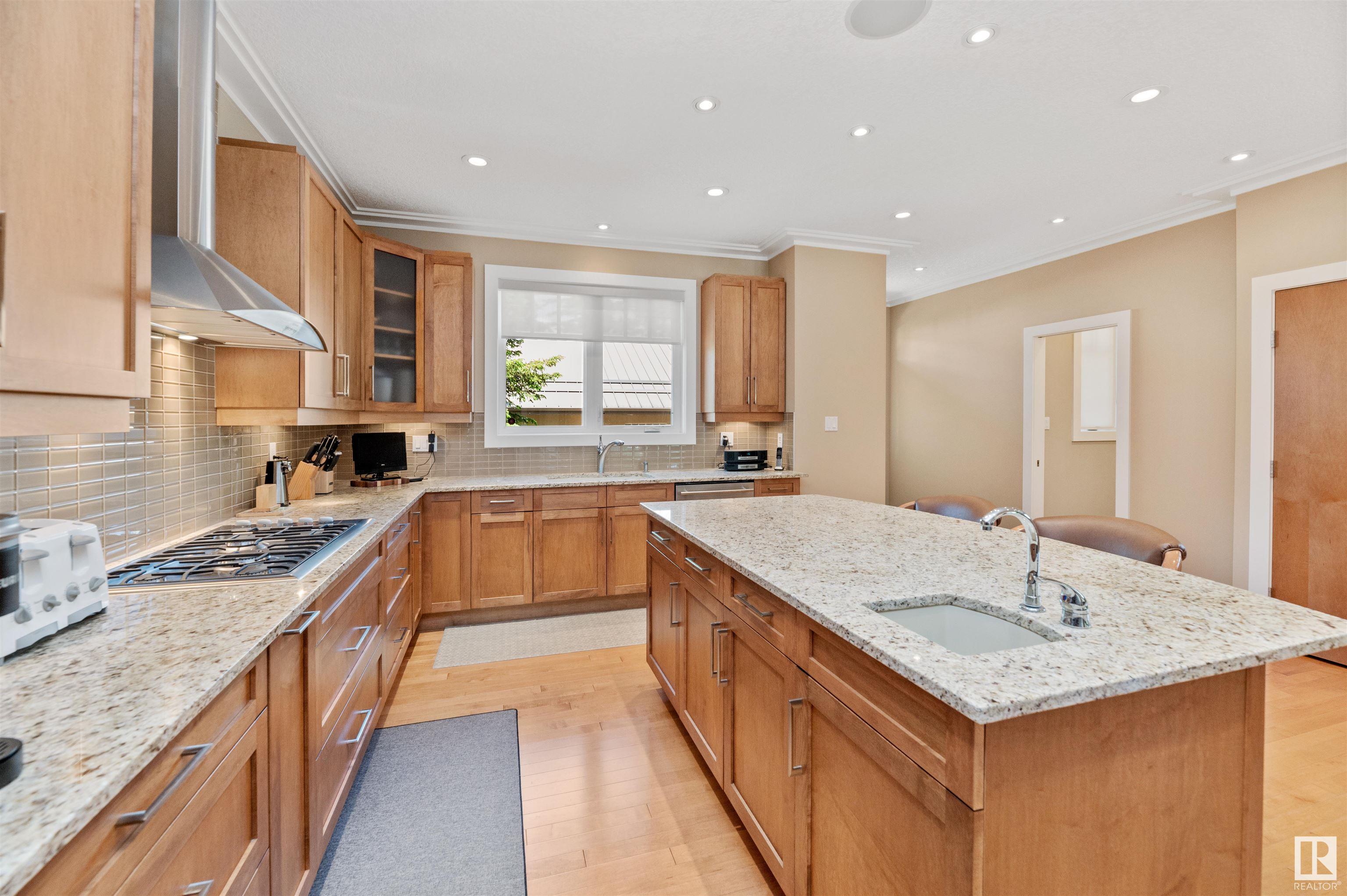      8728 101 AV NW , Edmonton,  ,T5H 0A9 ;  Listing Number: MLS E4413267