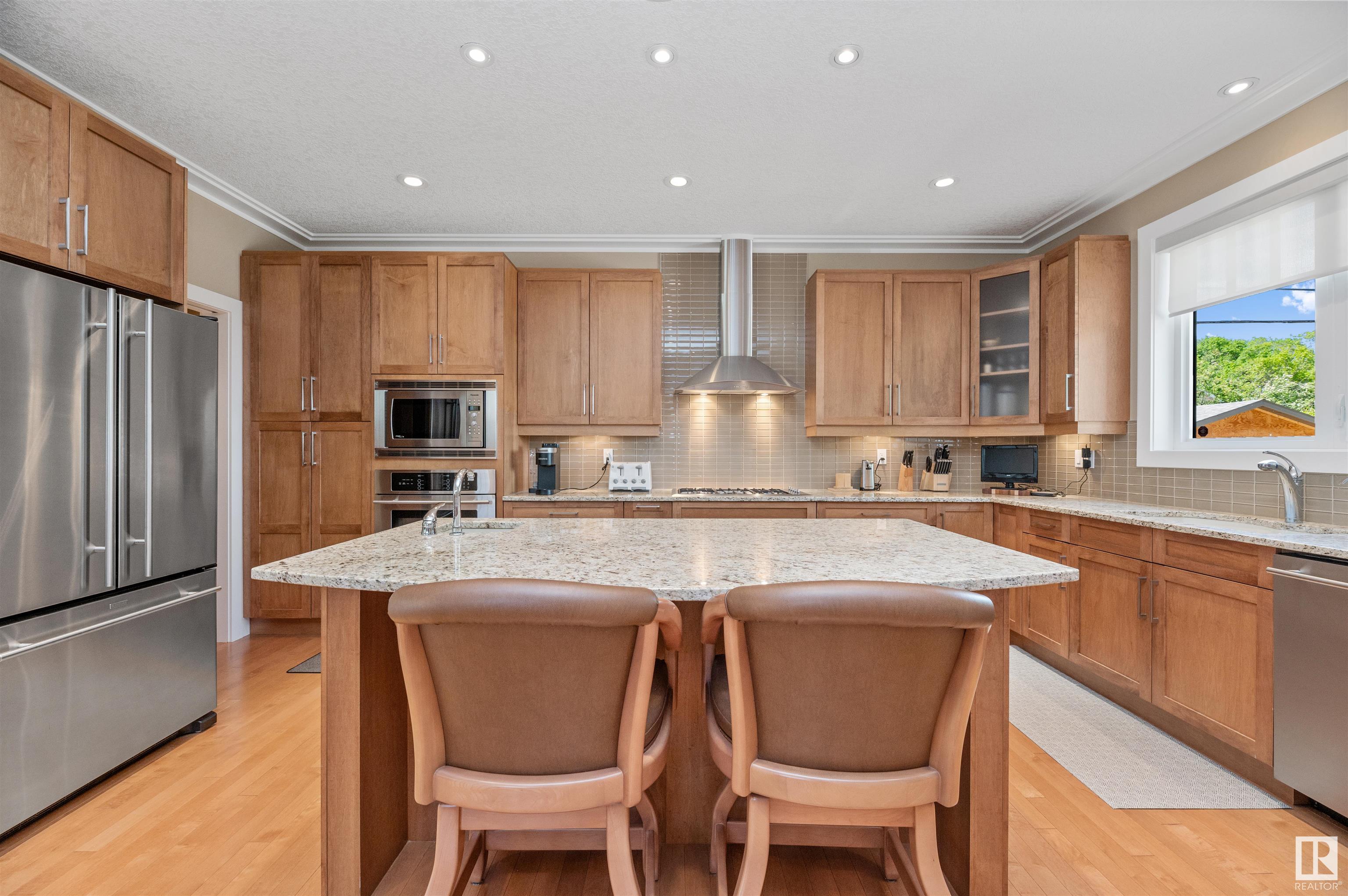      8728 101 AV NW , Edmonton,  ,T5H 0A9 ;  Listing Number: MLS E4413267