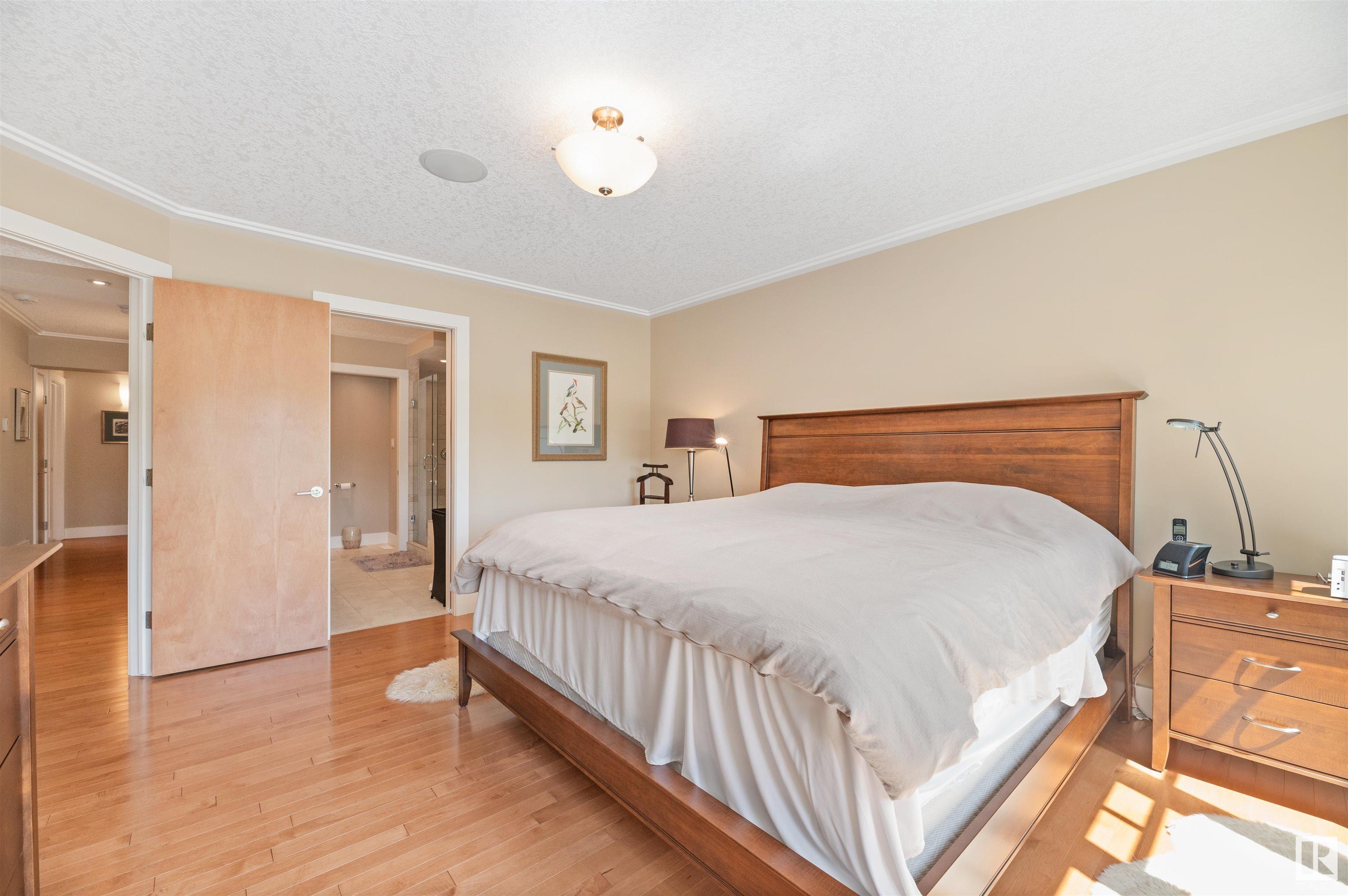      8728 101 AV NW , Edmonton,  ,T5H 0A9 ;  Listing Number: MLS E4413267
