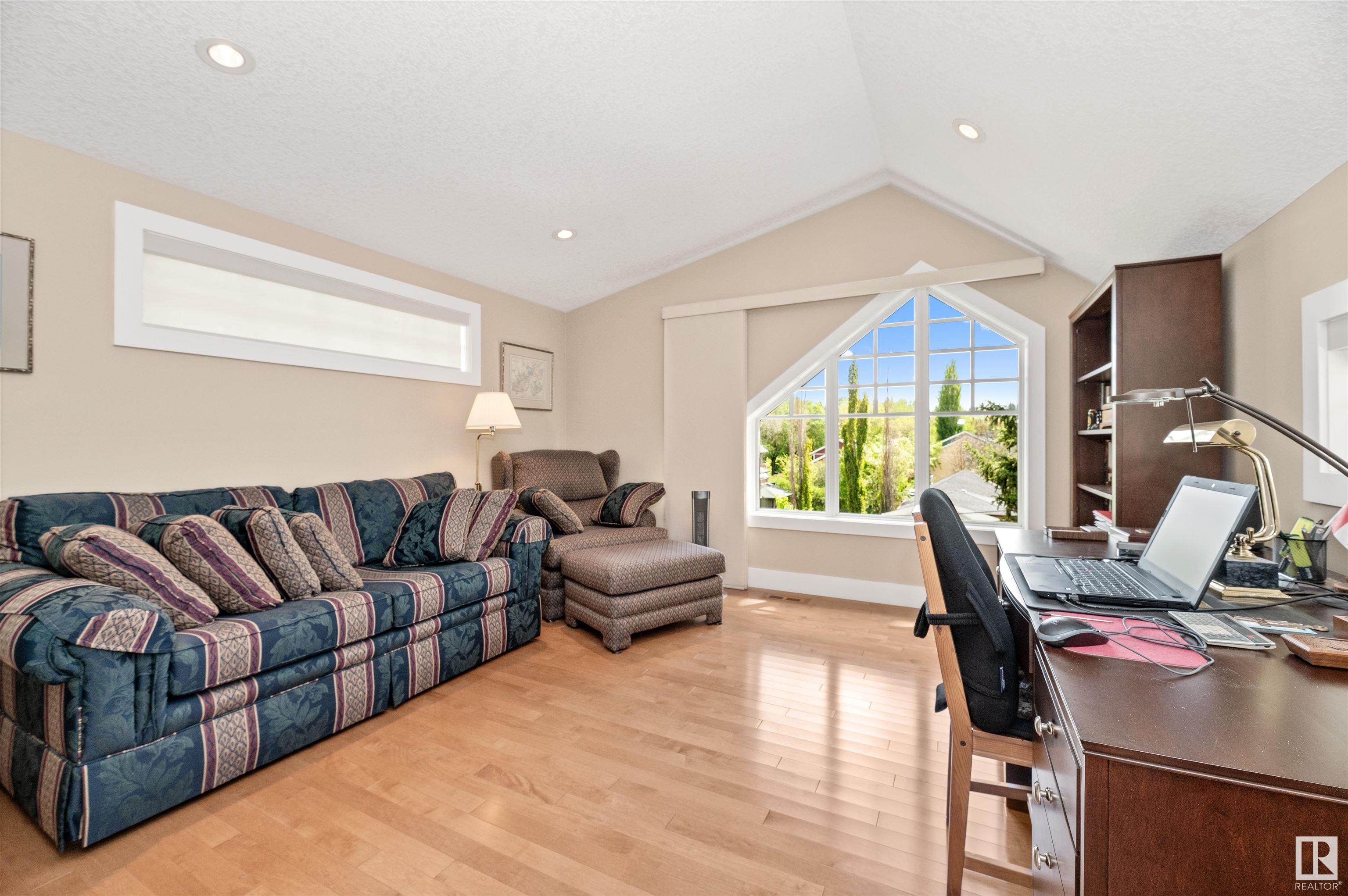      8728 101 AV NW , Edmonton,  ,T5H 0A9 ;  Listing Number: MLS E4413267