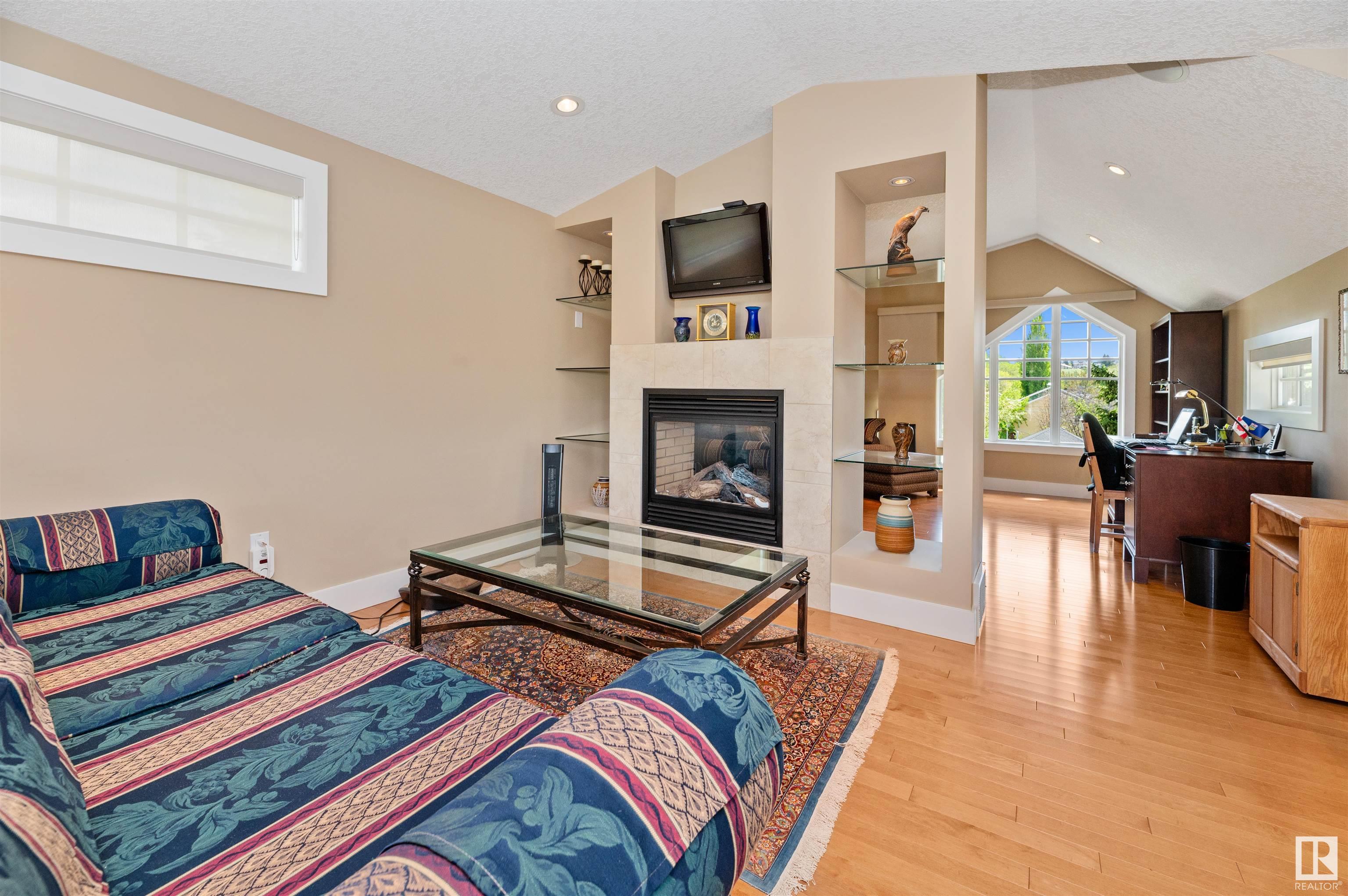      8728 101 AV NW , Edmonton,  ,T5H 0A9 ;  Listing Number: MLS E4413267