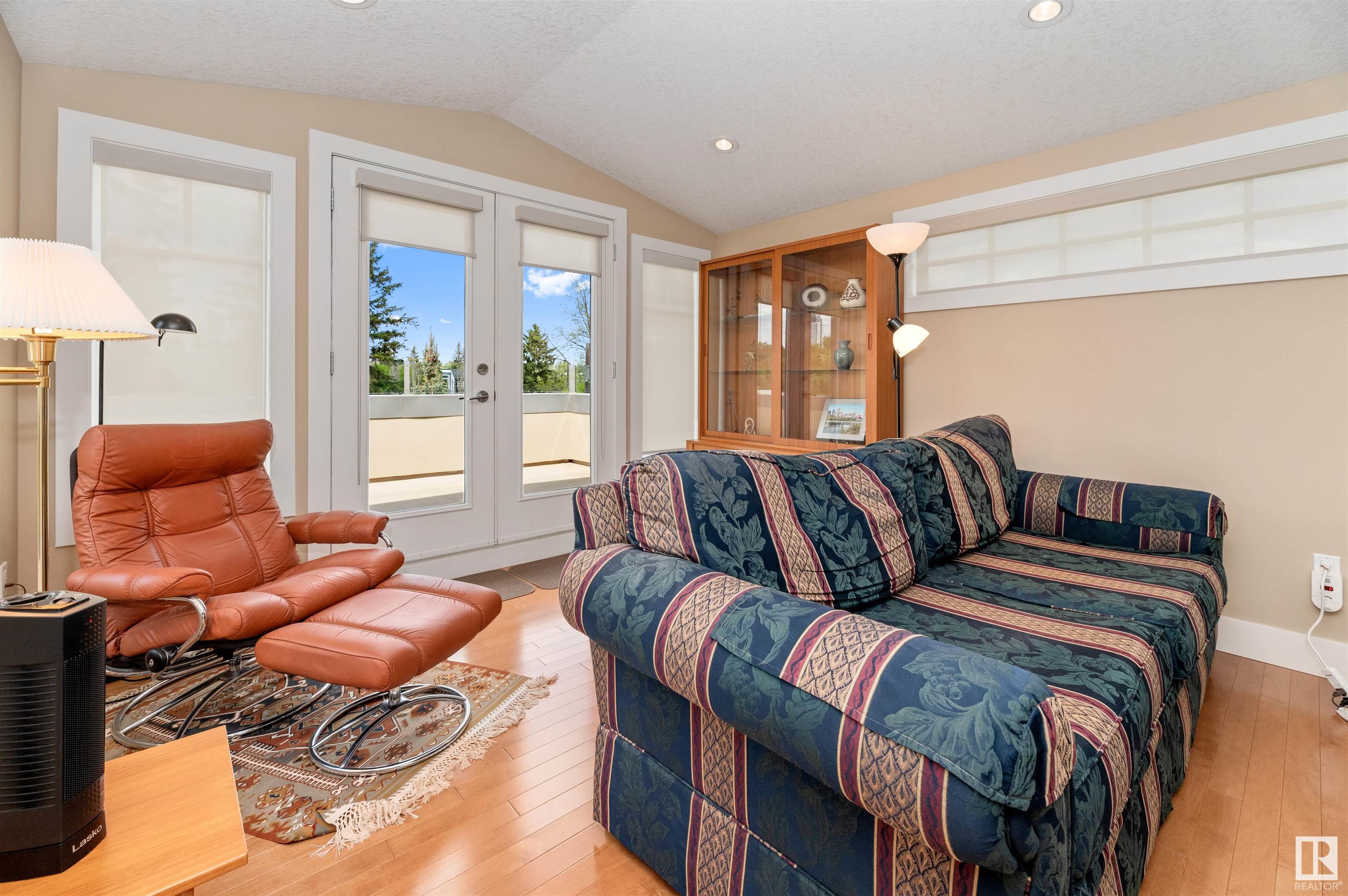      8728 101 AV NW , Edmonton,  ,T5H 0A9 ;  Listing Number: MLS E4413267