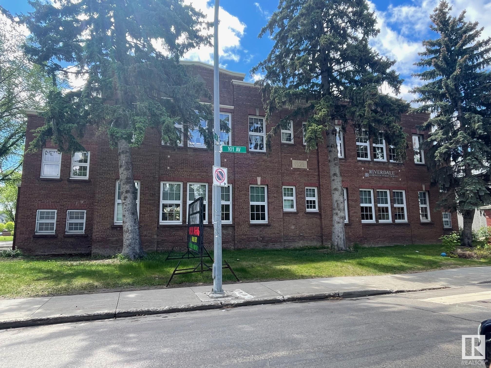      8728 101 AV NW , Edmonton,  ,T5H 0A9 ;  Listing Number: MLS E4413267