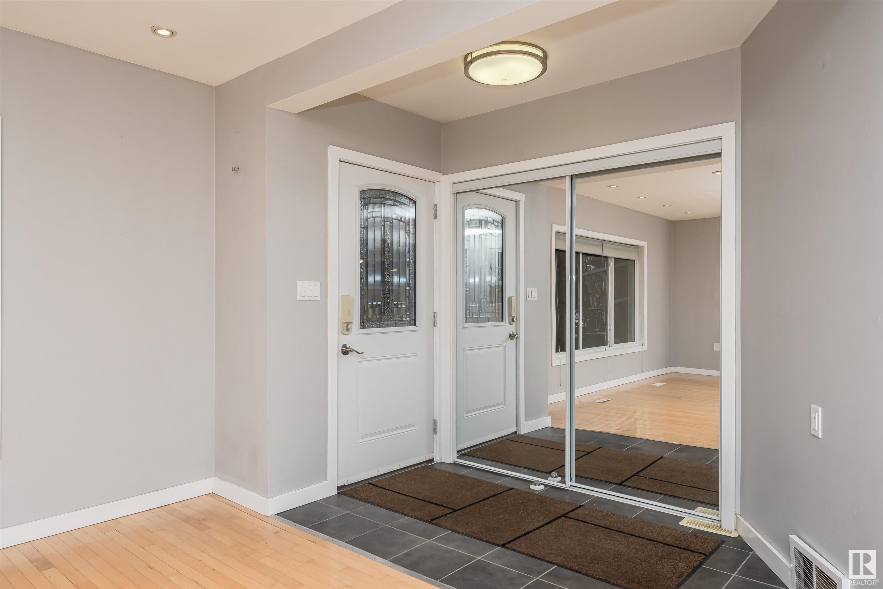      11231 75 AV NW , Edmonton,  ,T6G 0H4 ;  Listing Number: MLS E4413282