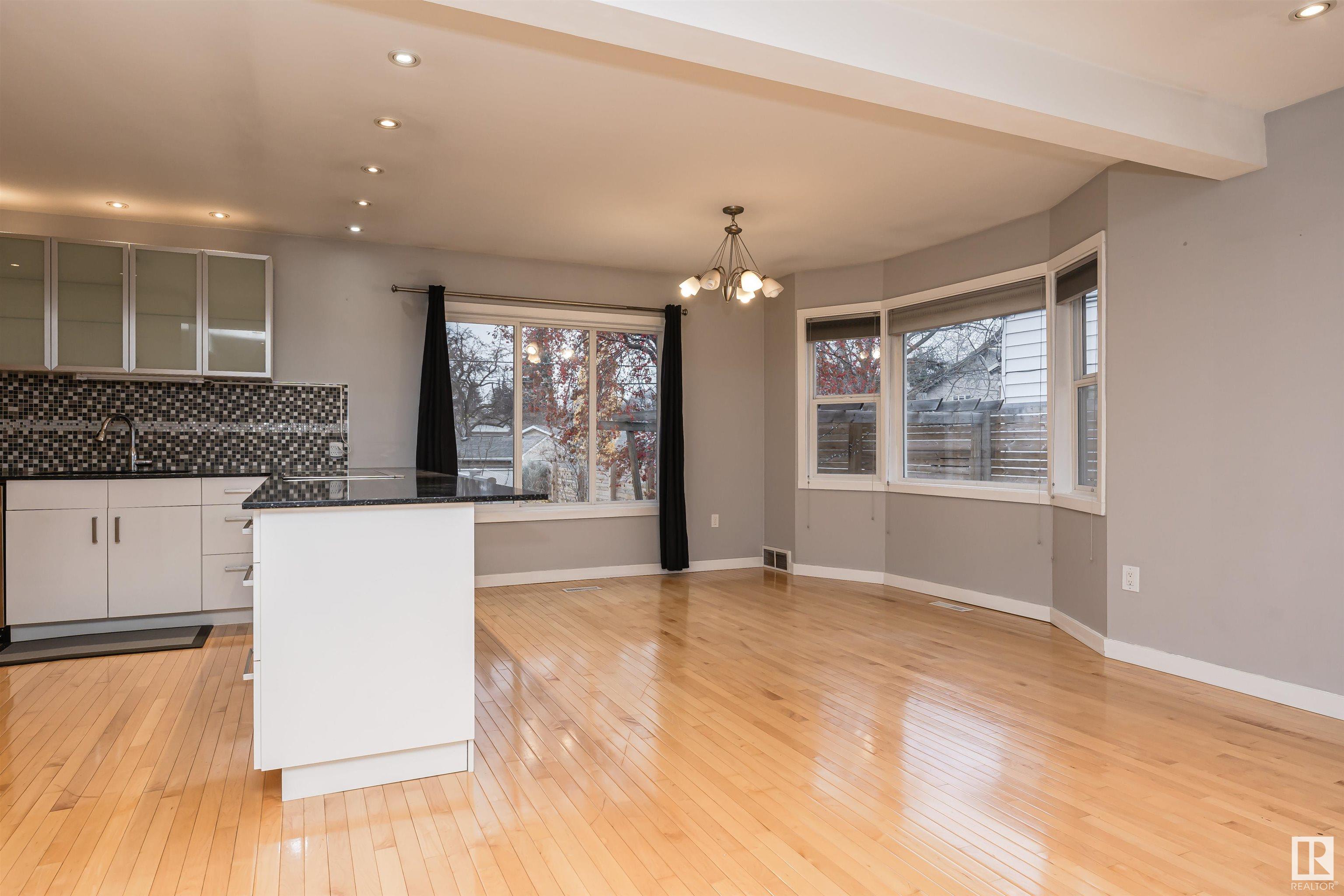      11231 75 AV NW , Edmonton,  ,T6G 0H4 ;  Listing Number: MLS E4413282