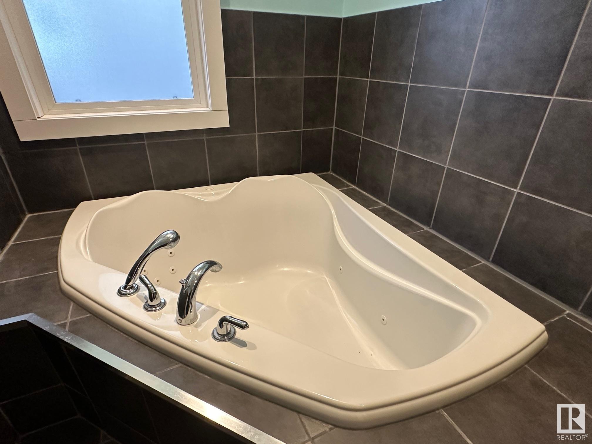     11231 75 AV NW , Edmonton,  ,T6G 0H4 ;  Listing Number: MLS E4413282