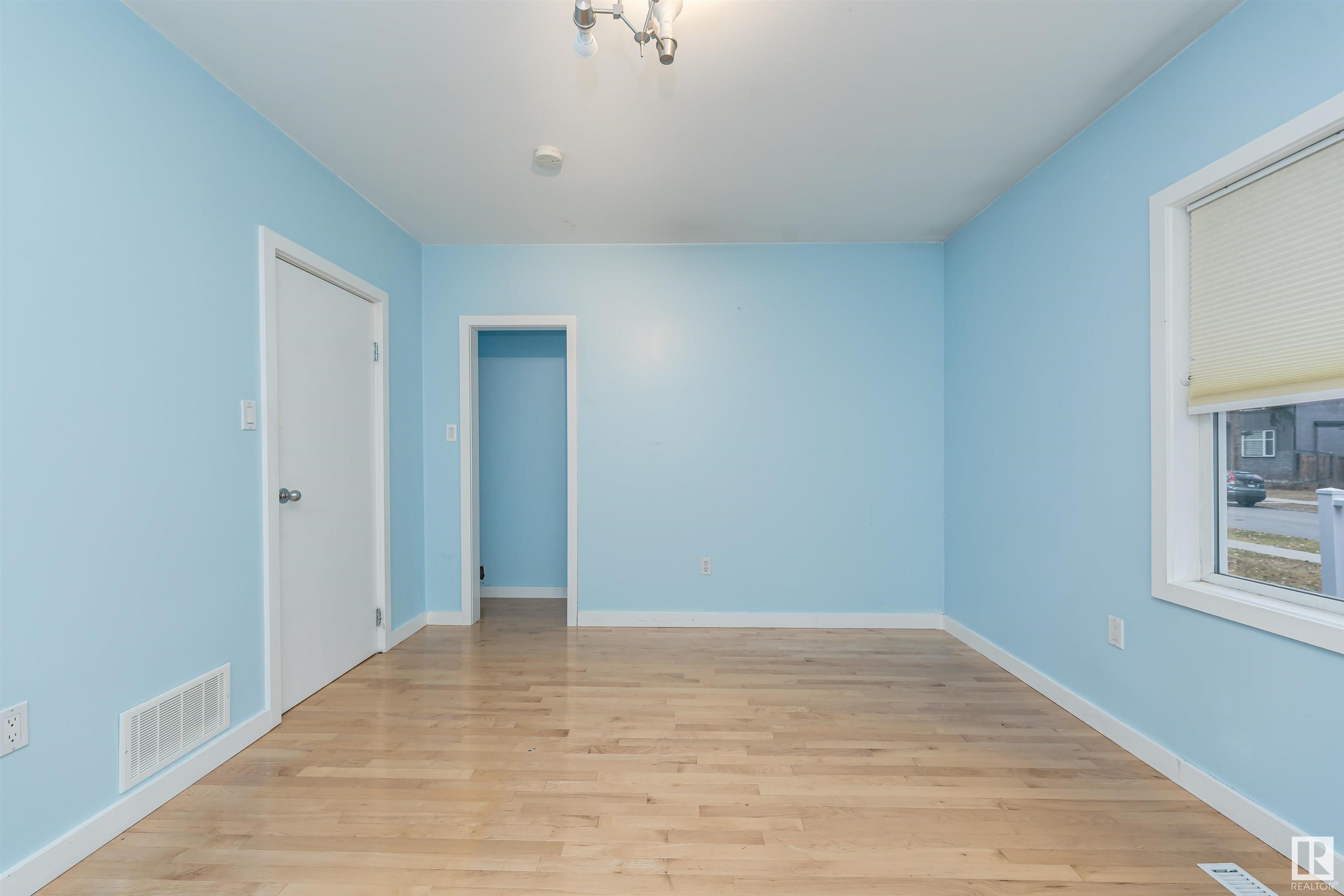      11231 75 AV NW , Edmonton,  ,T6G 0H4 ;  Listing Number: MLS E4413282