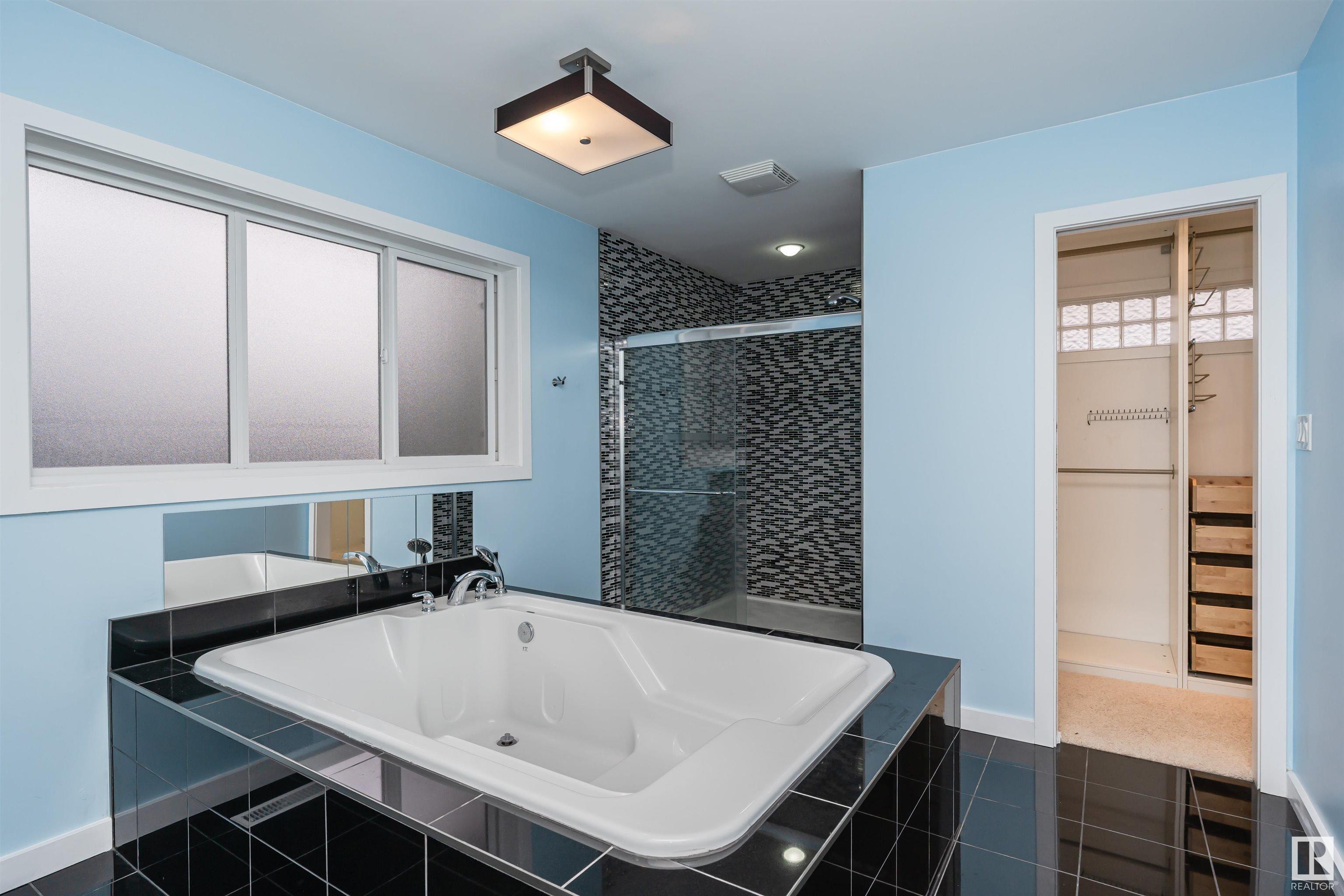      11231 75 AV NW , Edmonton,  ,T6G 0H4 ;  Listing Number: MLS E4413282
