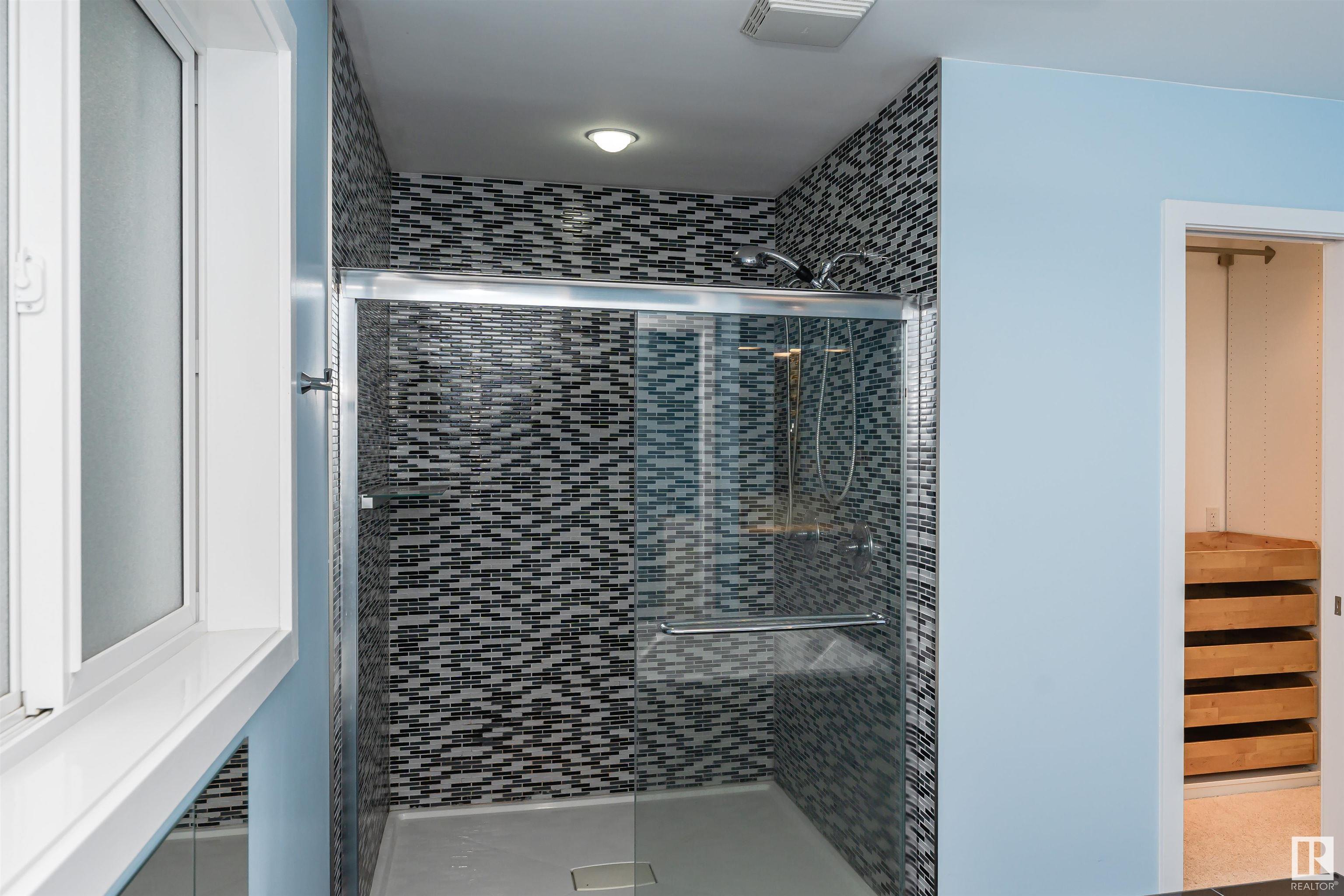      11231 75 AV NW , Edmonton,  ,T6G 0H4 ;  Listing Number: MLS E4413282