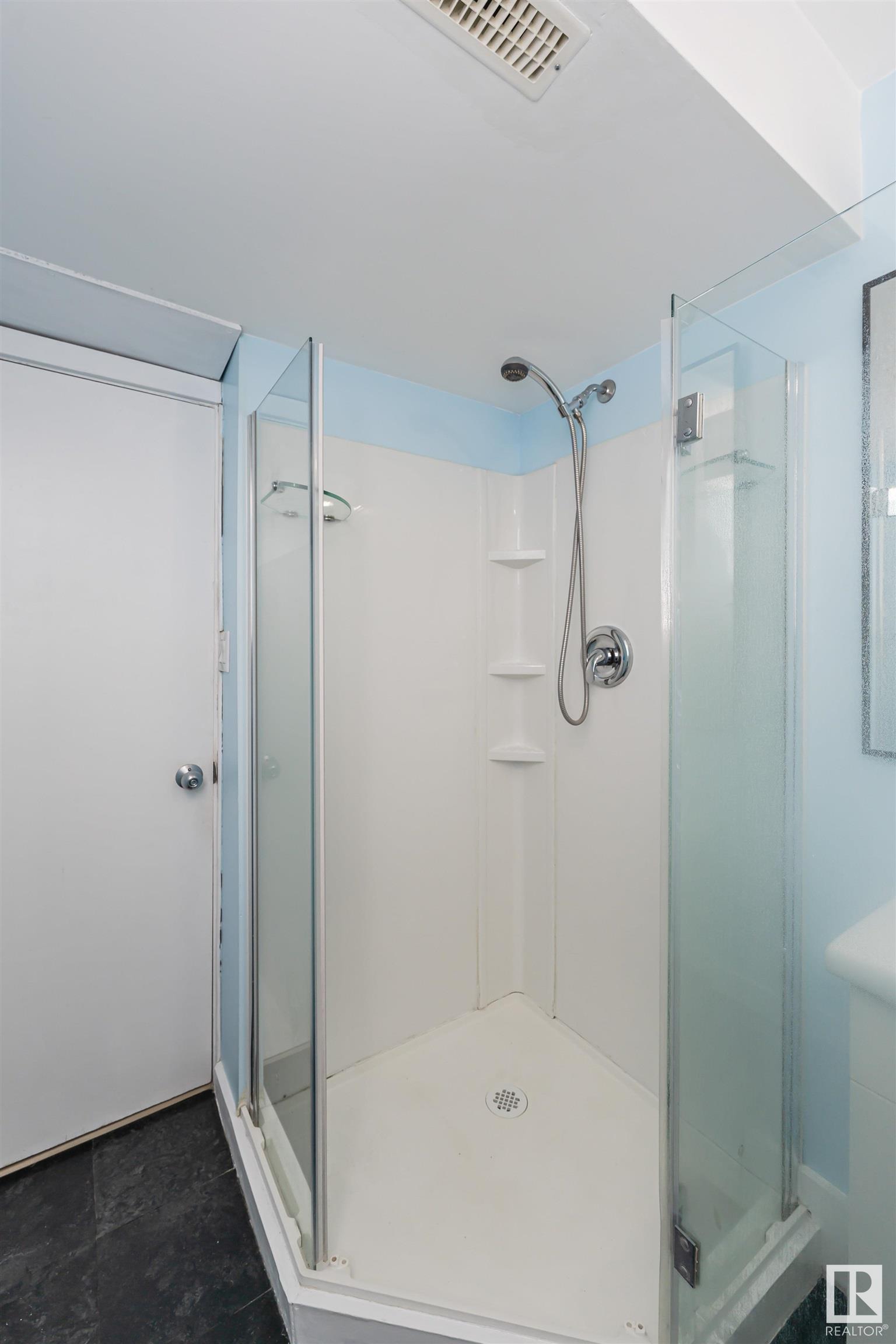      11231 75 AV NW , Edmonton,  ,T6G 0H4 ;  Listing Number: MLS E4413282
