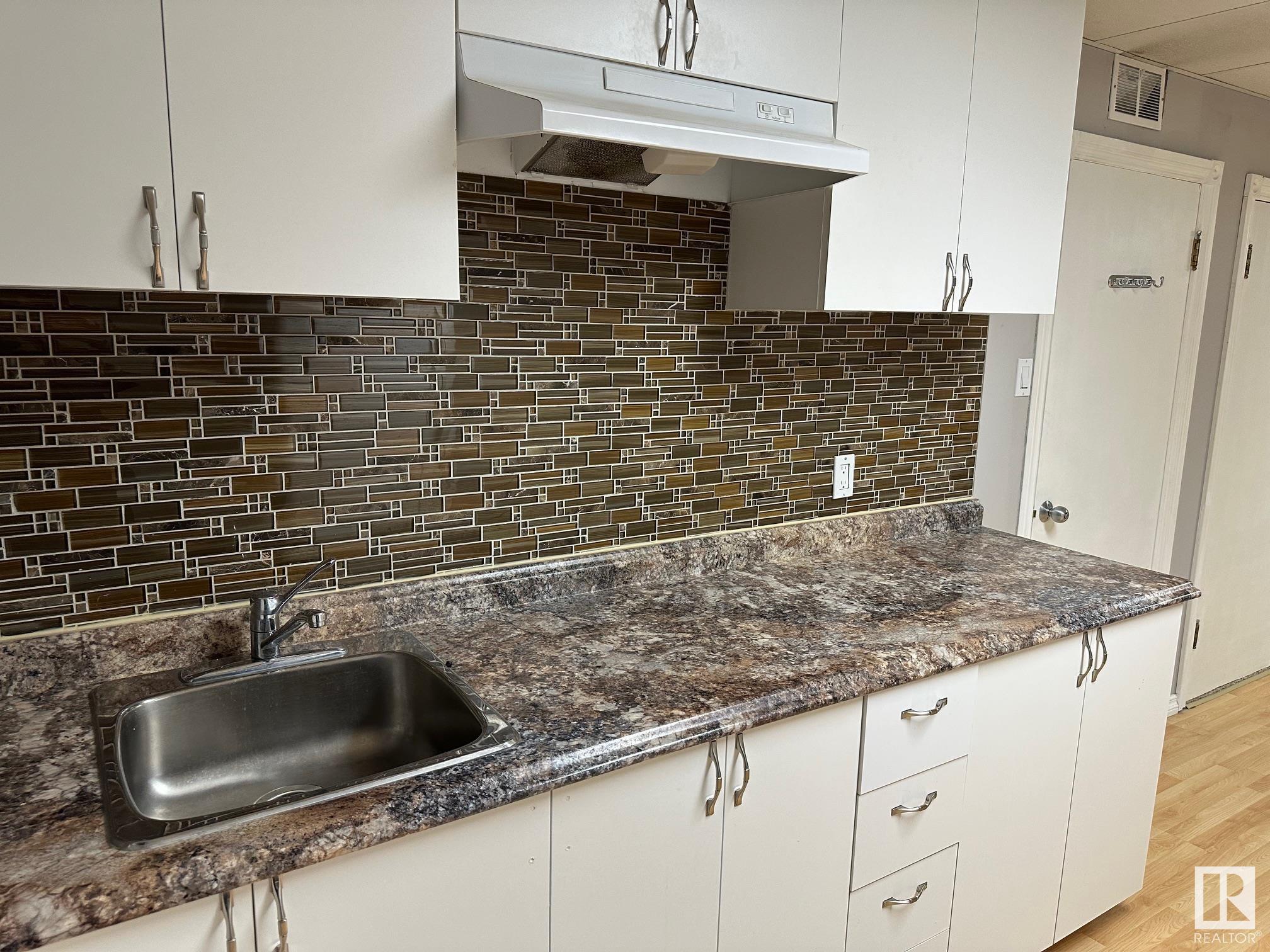      11231 75 AV NW , Edmonton,  ,T6G 0H4 ;  Listing Number: MLS E4413282