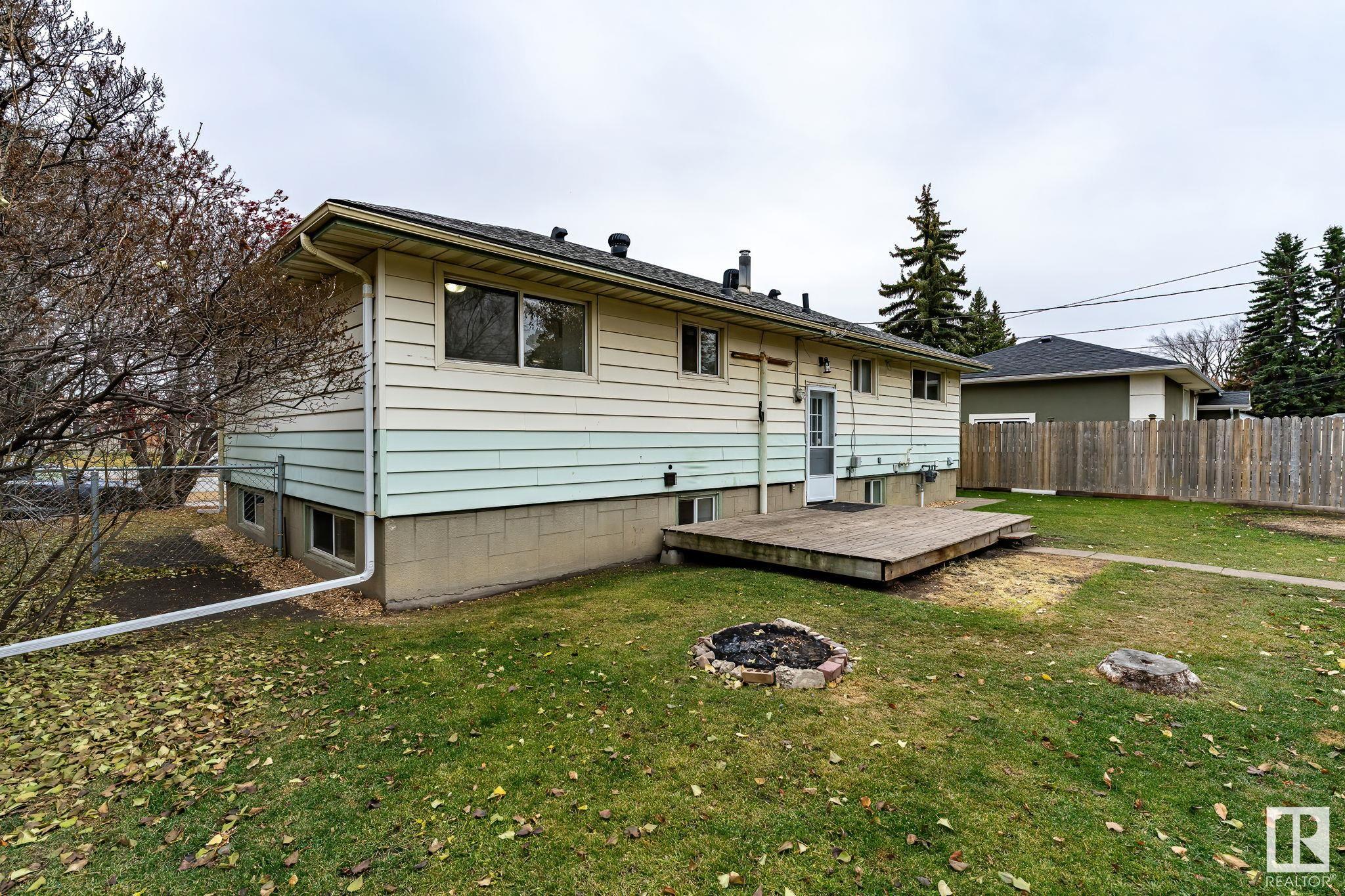 This spacious bungalow offers over 1160 sqft. of living space a great opportunity for first time home buyer or investor. With 3 Bedrooms on the main floor and two additional bedrooms in the fully finished basement (Not a legal suite). Each floor boasts it's own kitchen and providing an ideal set up for a potential rental income. This property is conveniently located near shopping center's, the River Valley, schools and excellent transportation options. The SEPARATE ENTRANCE to the basement offers privacy for both levels and adds to the property's potential rental.  Furnace (2021), Roof (2016) newer windows.
