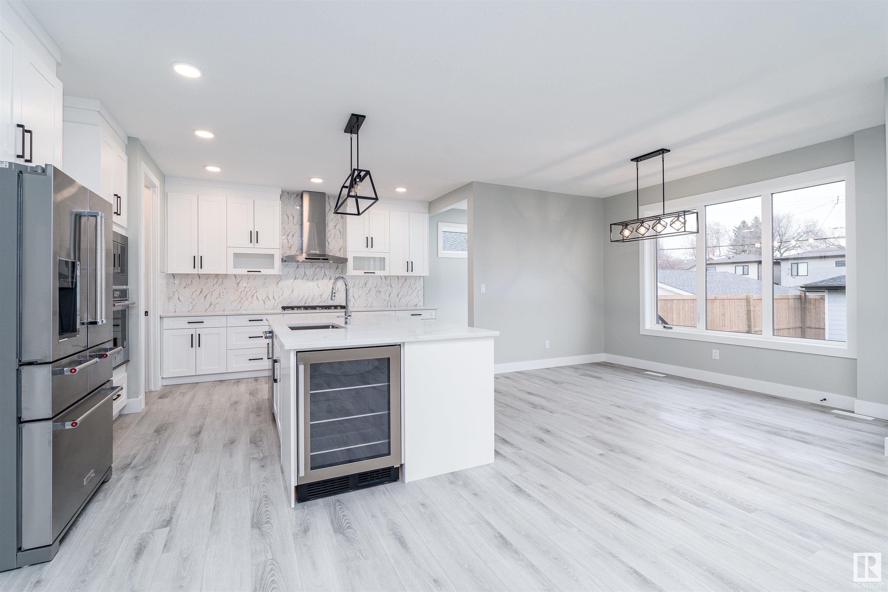      9738 72 AV NW , Edmonton,  ,T6E 0Y8 ;  Listing Number: MLS E4413562