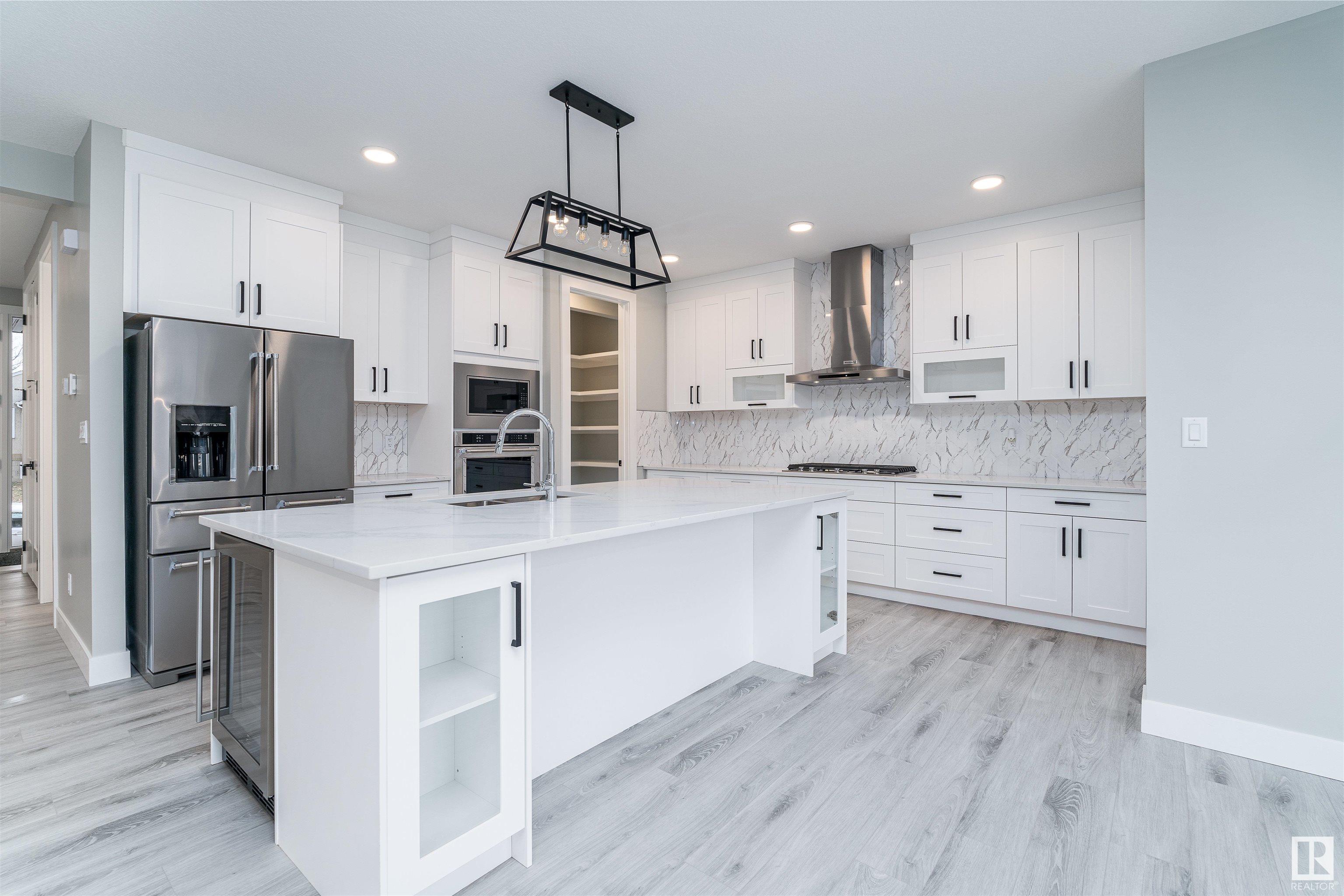      9738 72 AV NW , Edmonton,  ,T6E 0Y8 ;  Listing Number: MLS E4413562