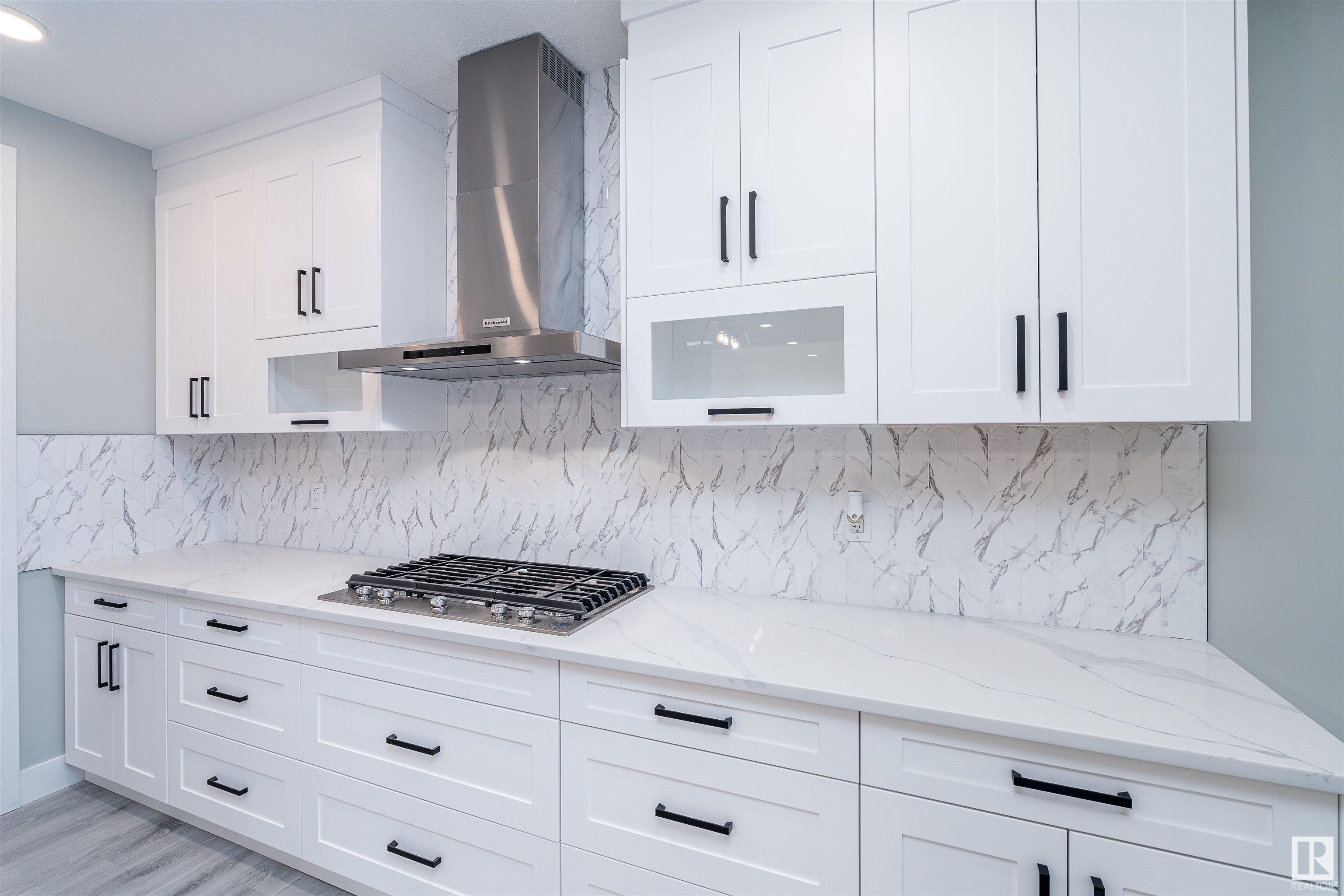      9738 72 AV NW , Edmonton,  ,T6E 0Y8 ;  Listing Number: MLS E4413562