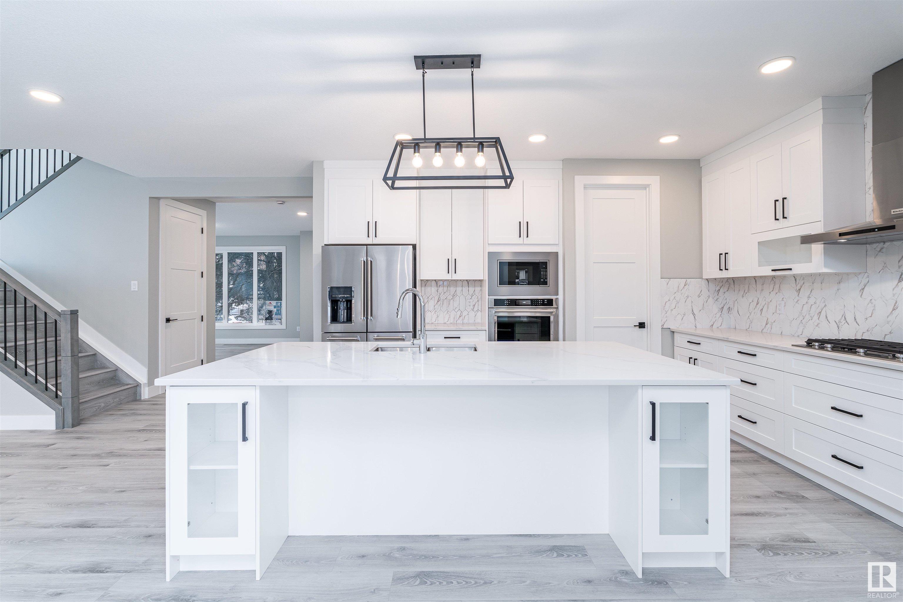      9738 72 AV NW , Edmonton,  ,T6E 0Y8 ;  Listing Number: MLS E4413562