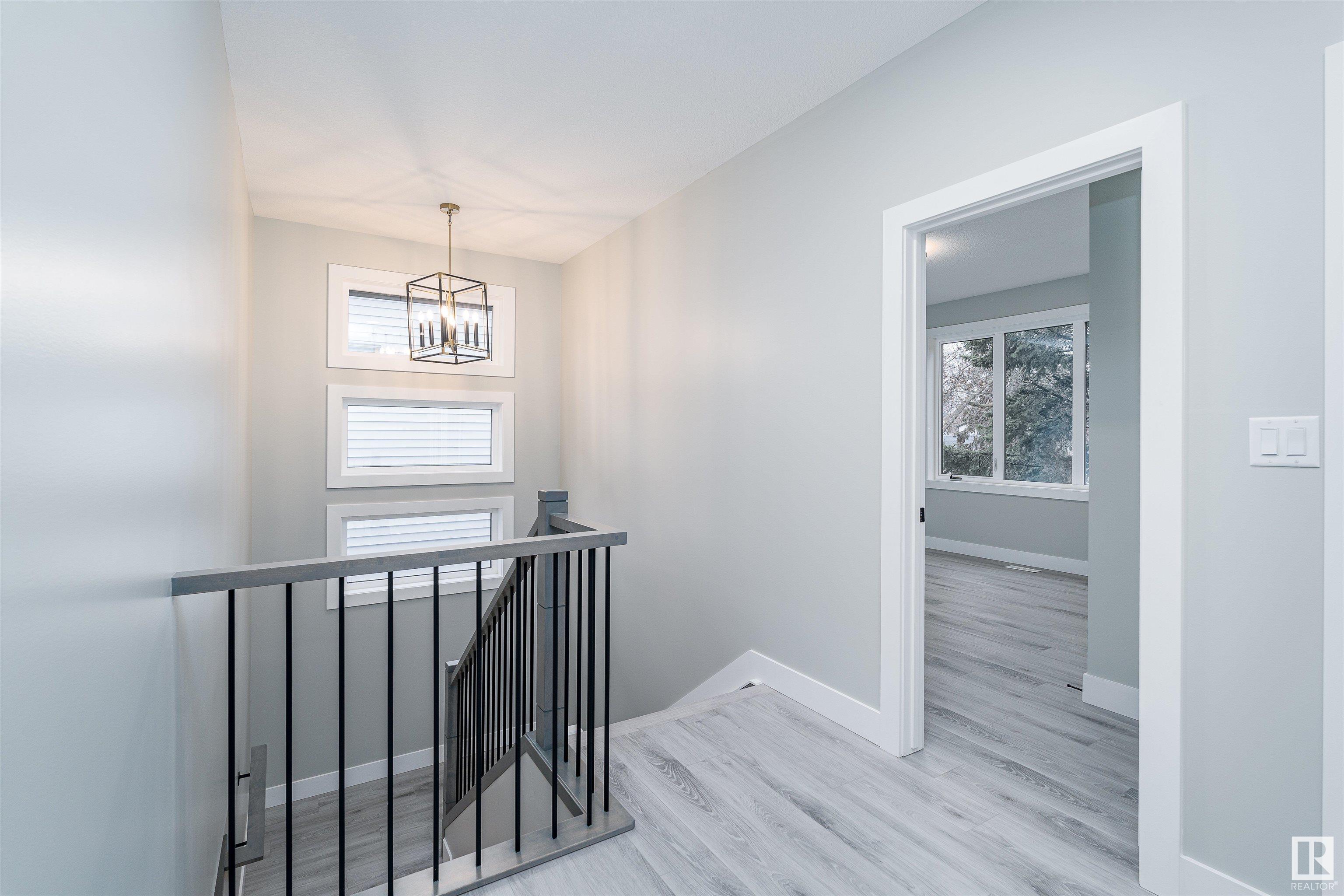      9738 72 AV NW , Edmonton,  ,T6E 0Y8 ;  Listing Number: MLS E4413562