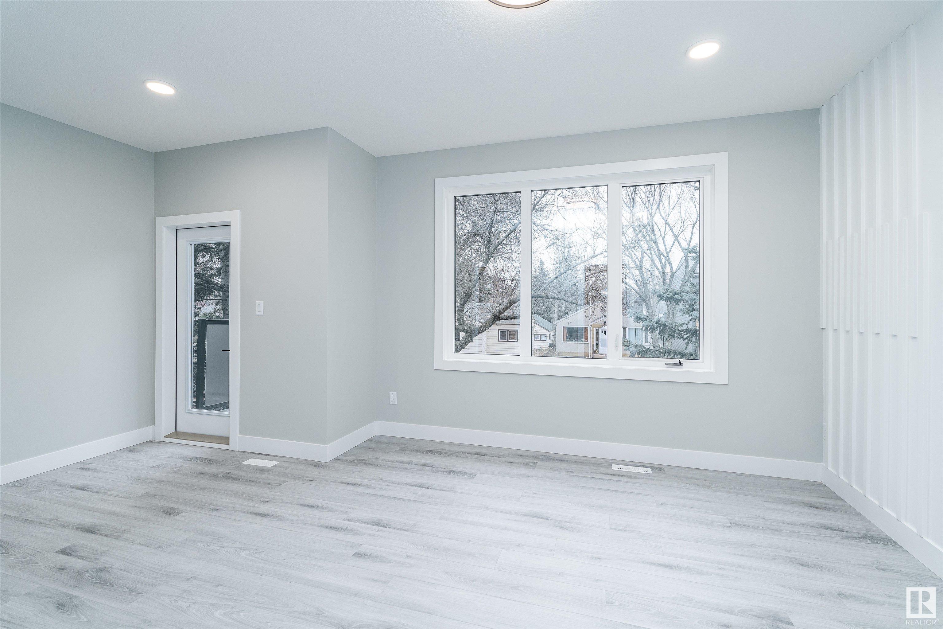      9738 72 AV NW , Edmonton,  ,T6E 0Y8 ;  Listing Number: MLS E4413562