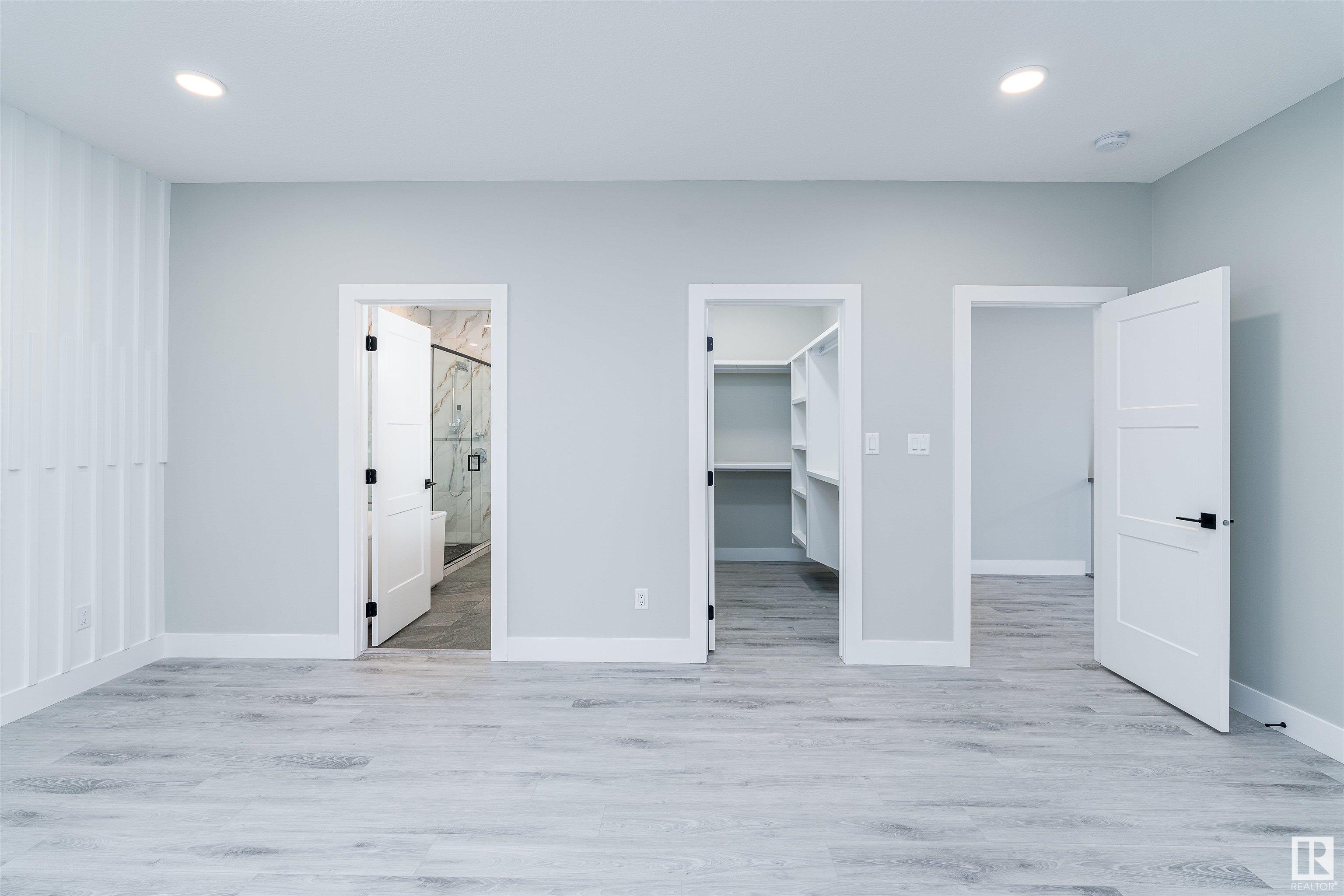      9738 72 AV NW , Edmonton,  ,T6E 0Y8 ;  Listing Number: MLS E4413562