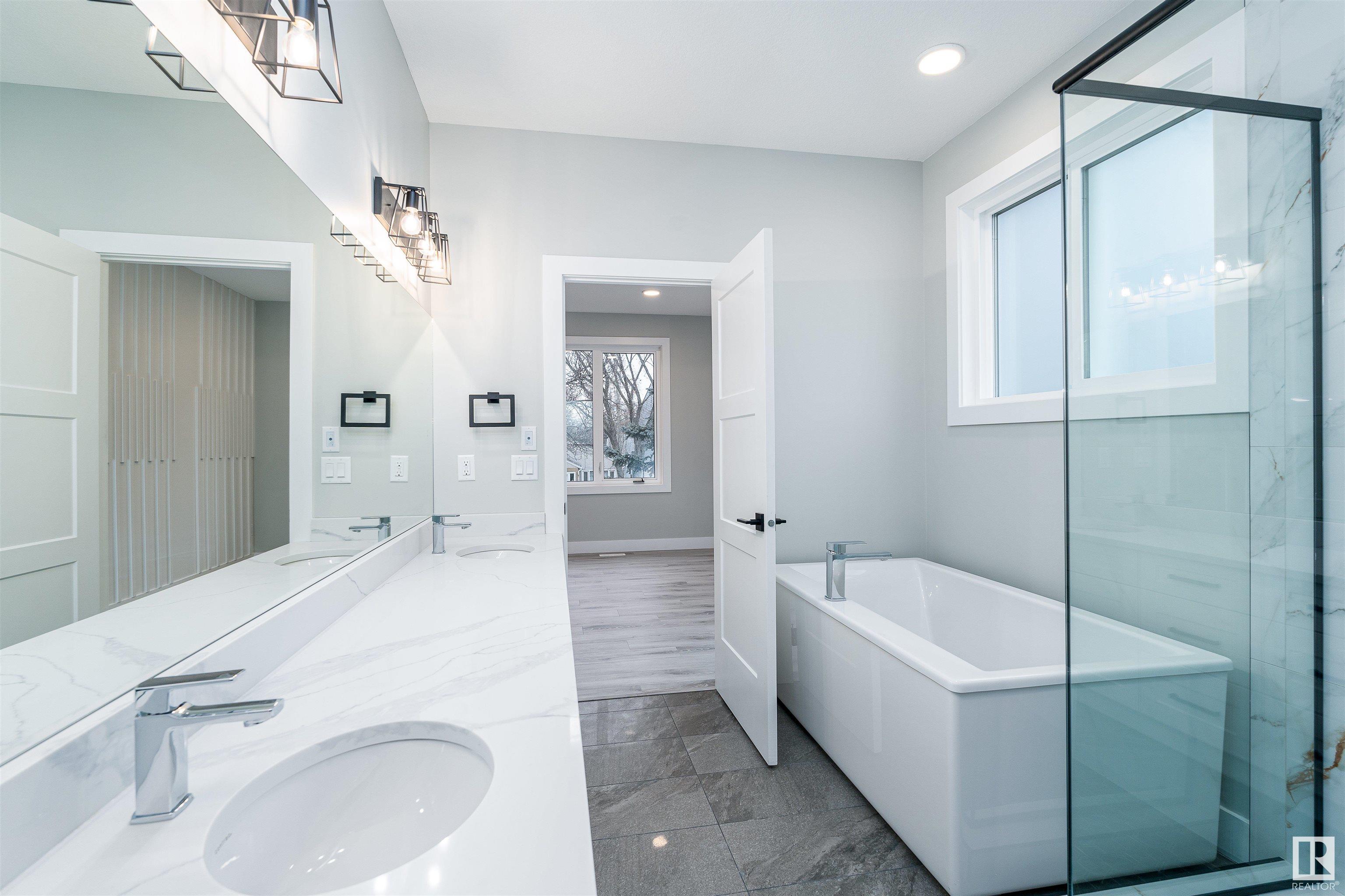      9738 72 AV NW , Edmonton,  ,T6E 0Y8 ;  Listing Number: MLS E4413562